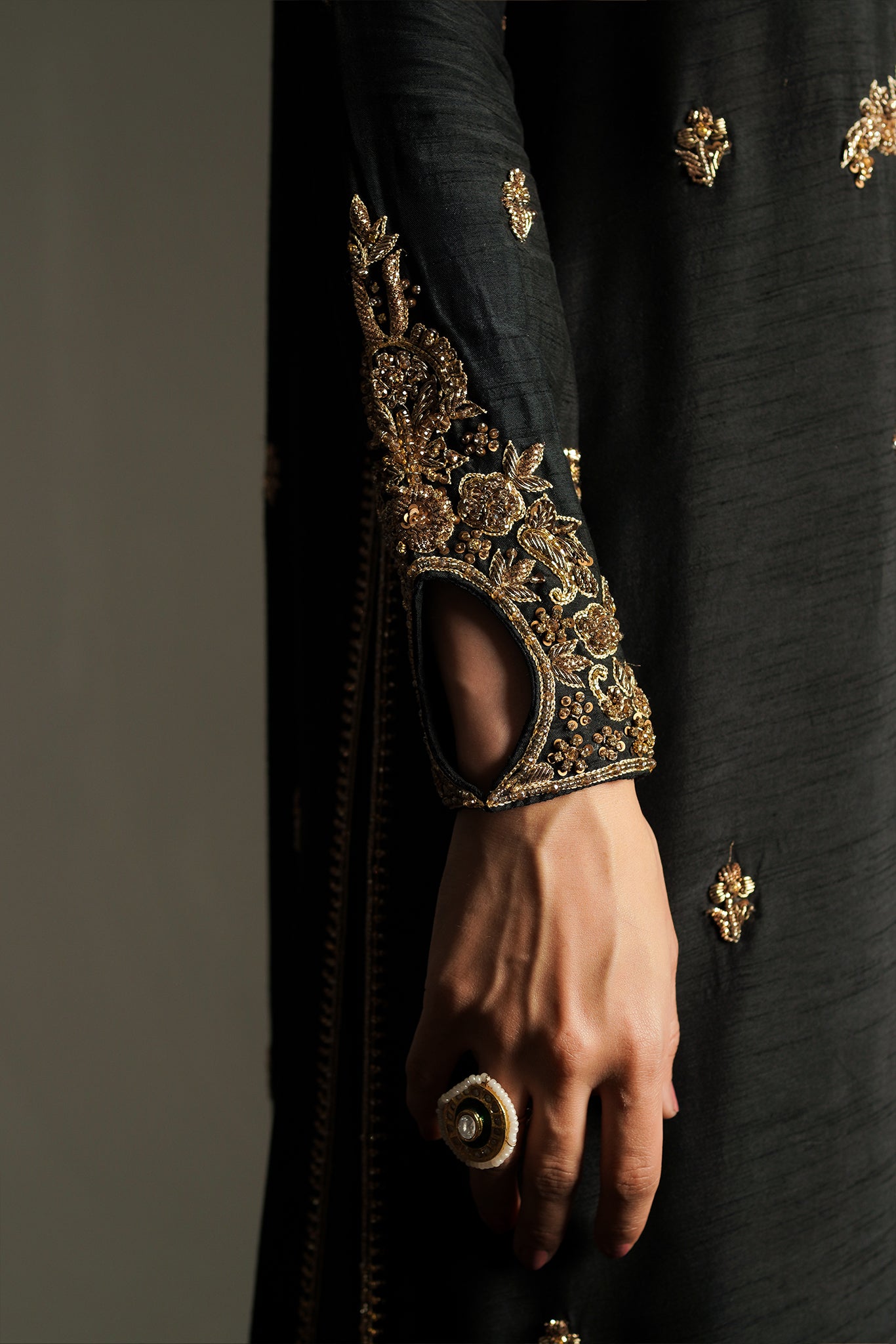 THE REGAL BLACK ZC-006