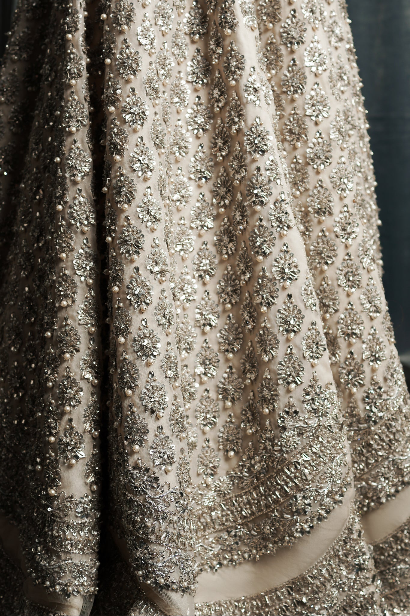 THE SILVER LEHNGA CHOLI ZC-001