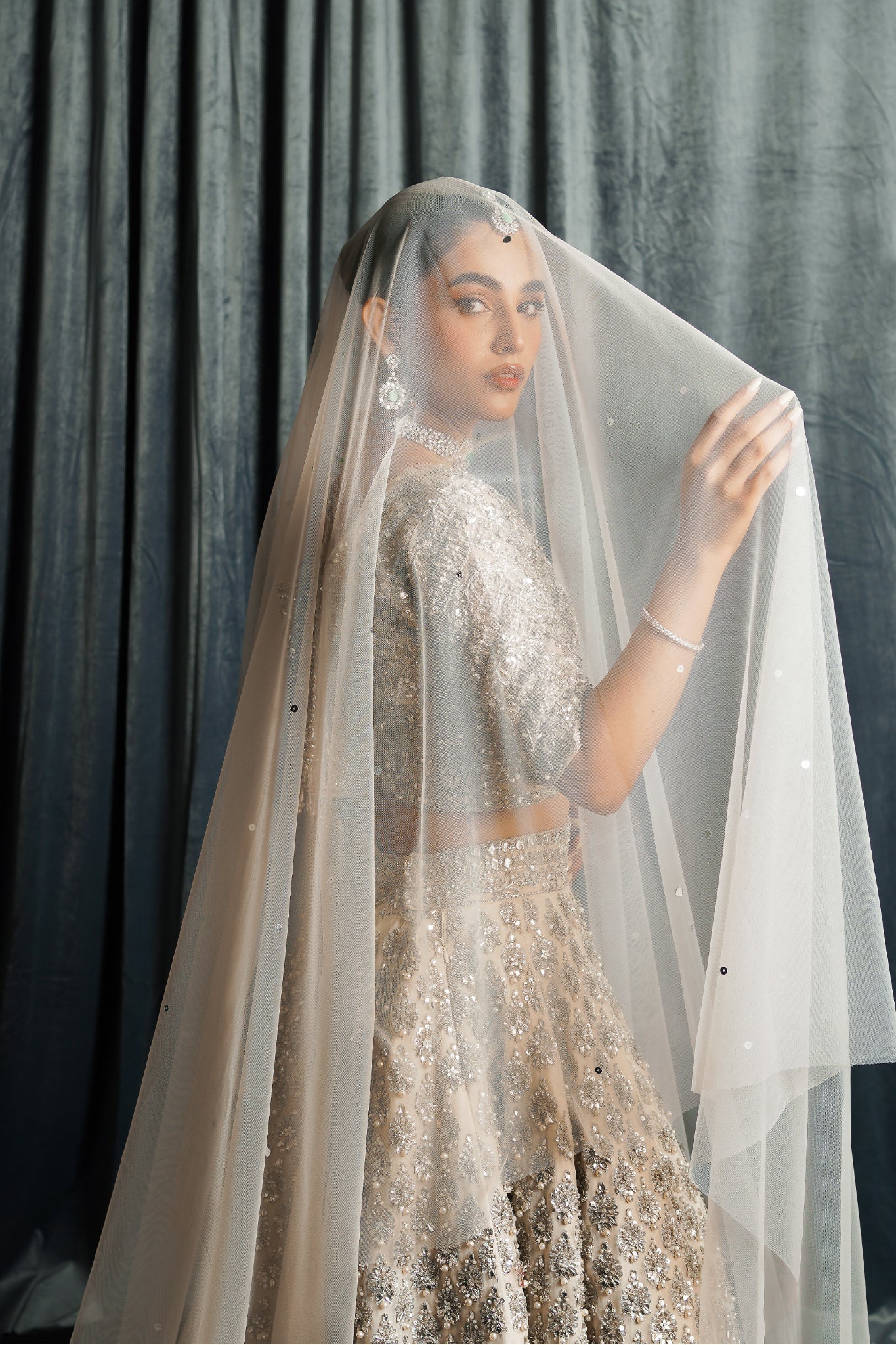 THE SILVER LEHNGA CHOLI ZC-001
