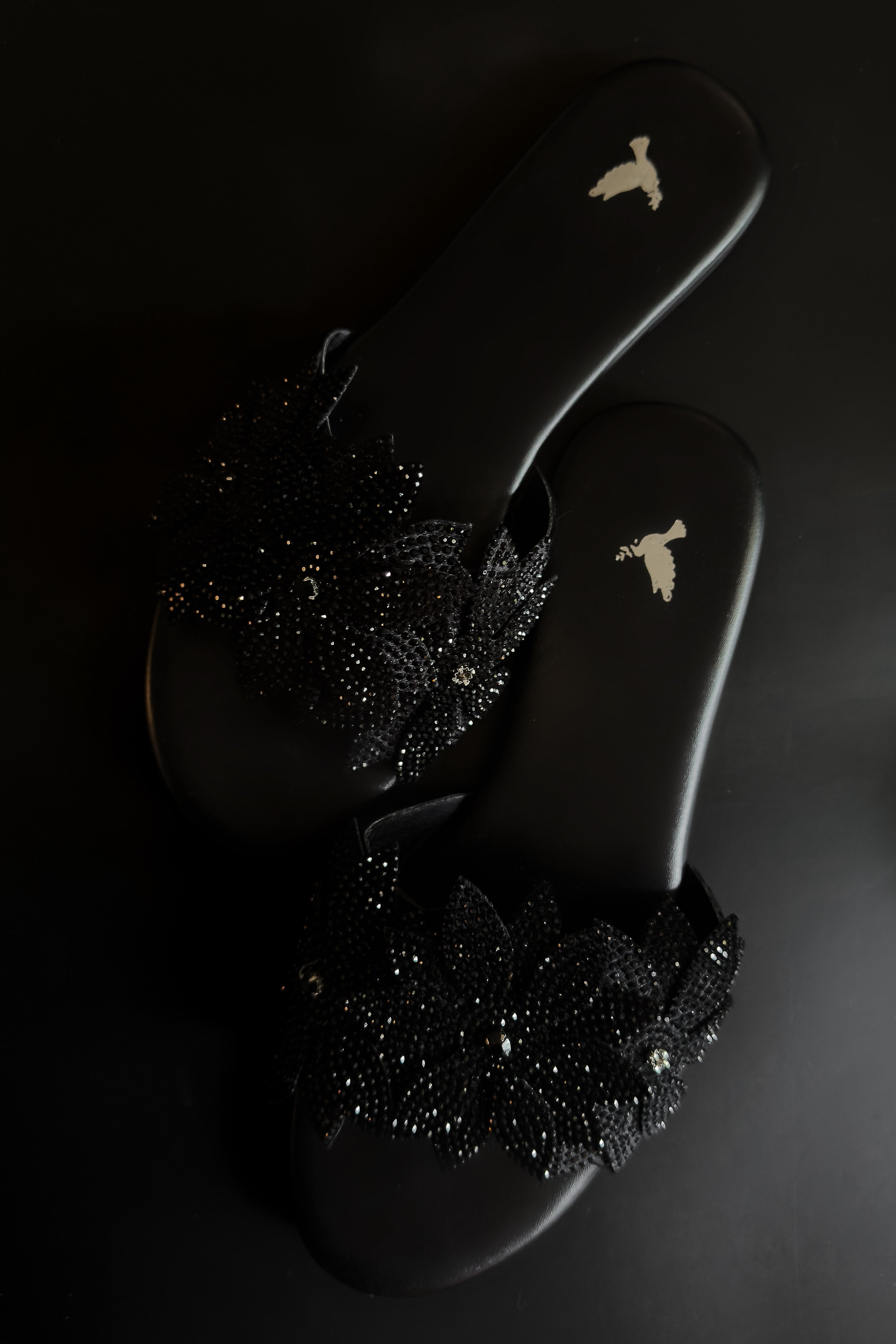 NOIR SLIP-ON FLAT (ZBN-25002)