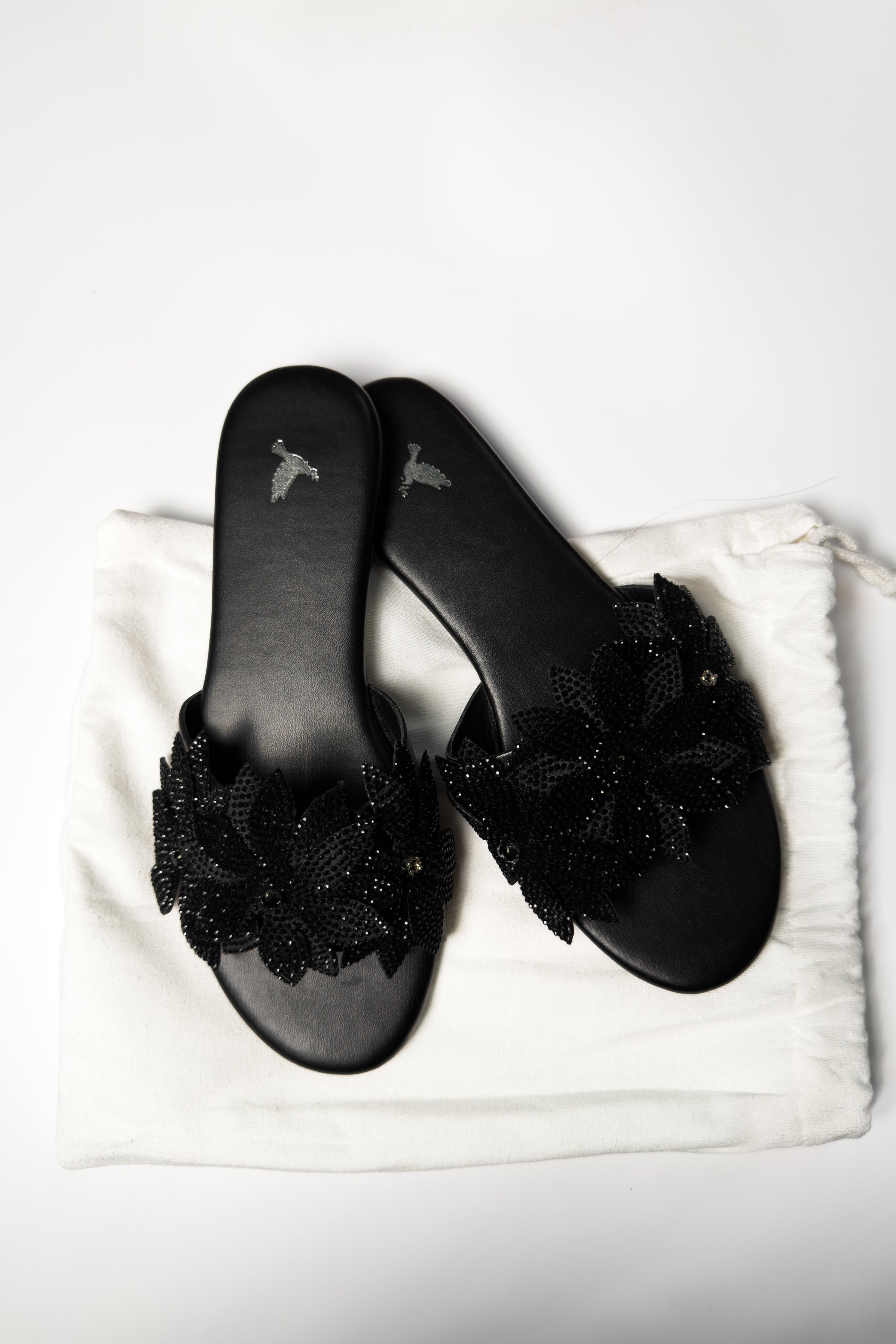 NOIR SLIP-ON FLAT (ZBN-25002)