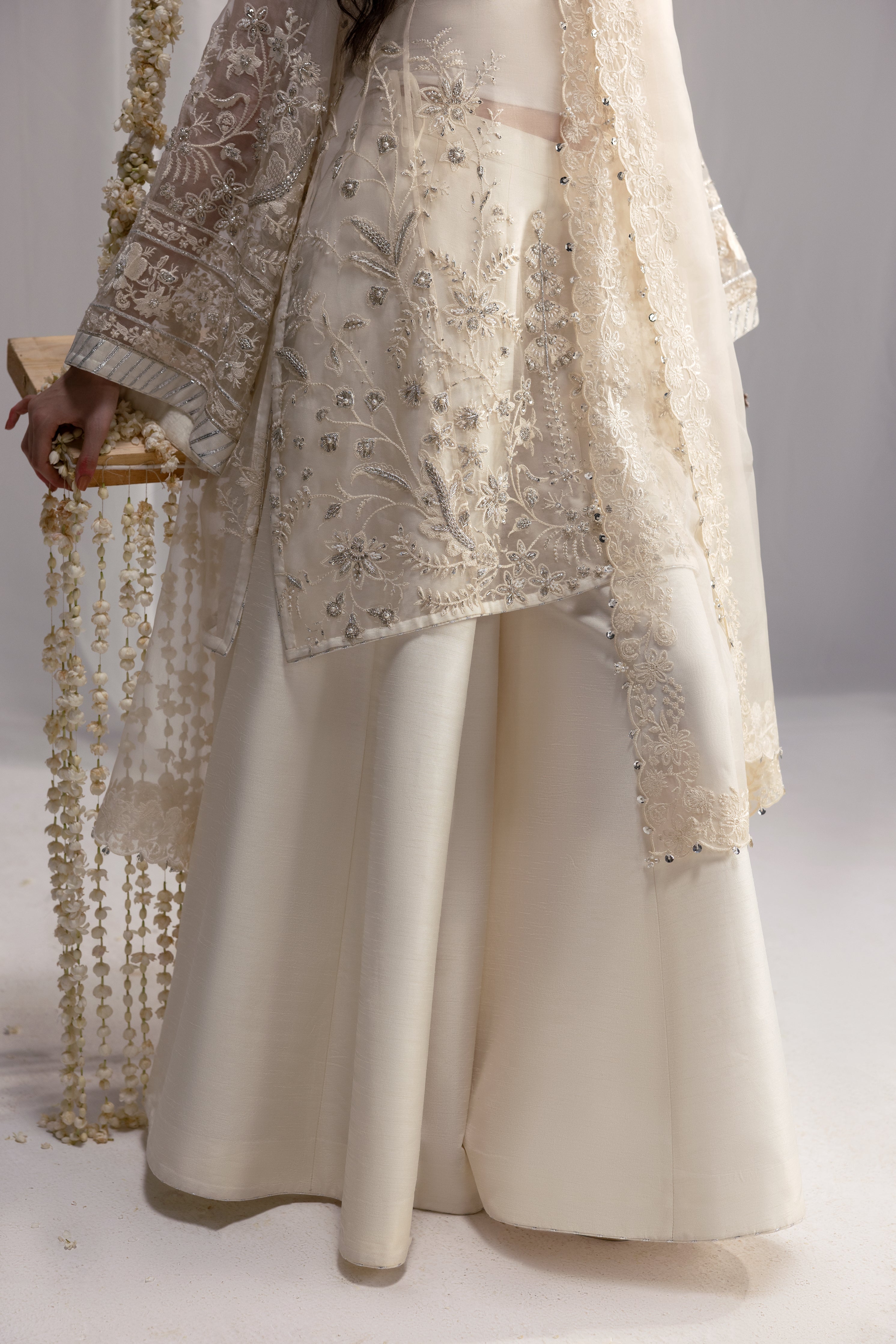 IVORY LUXURY WEDDING EDIT 2025 (NPA3-25452)
