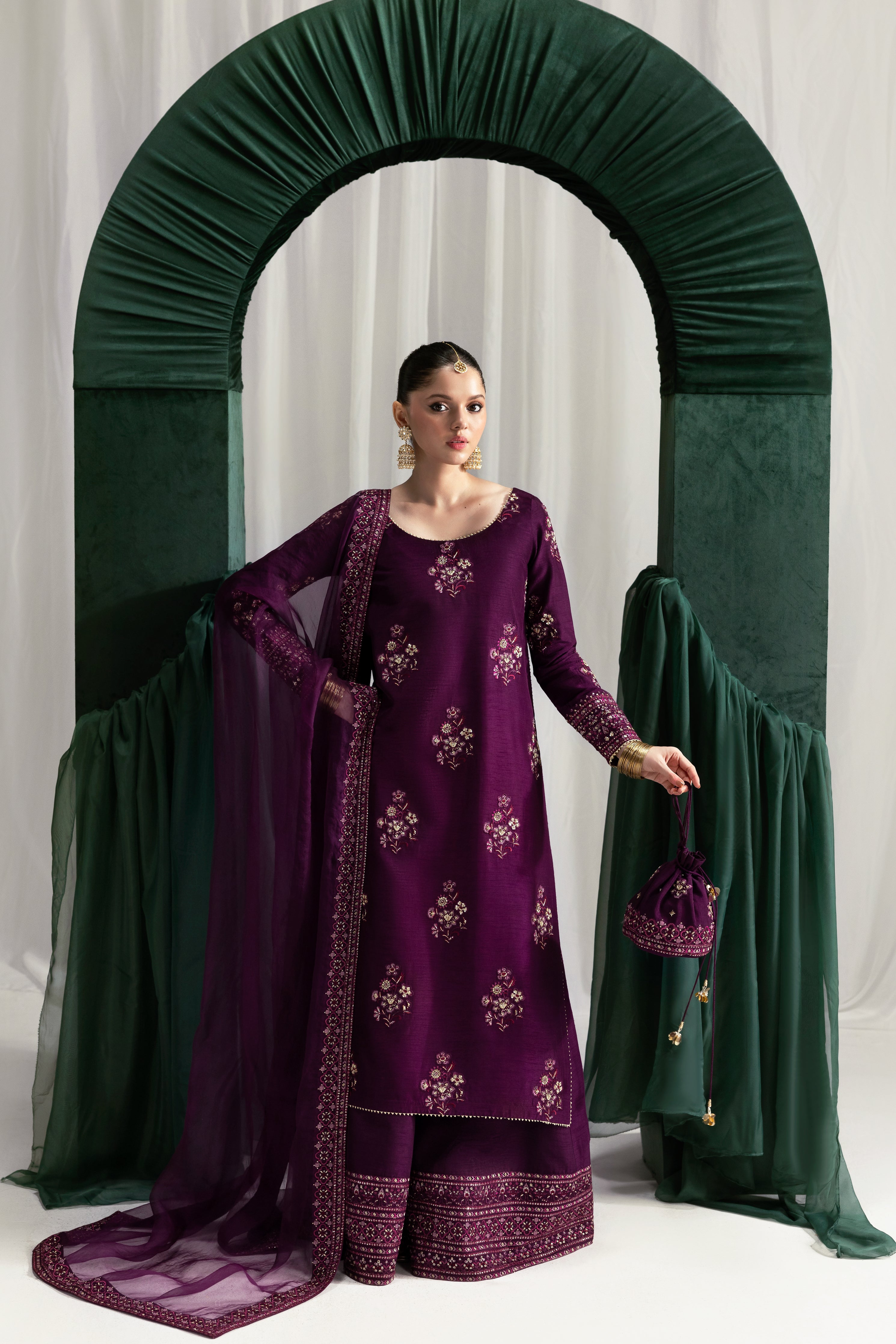 DEEP PLUM LUXURY WEDDING EDIT 2025 (NPA3-25437)