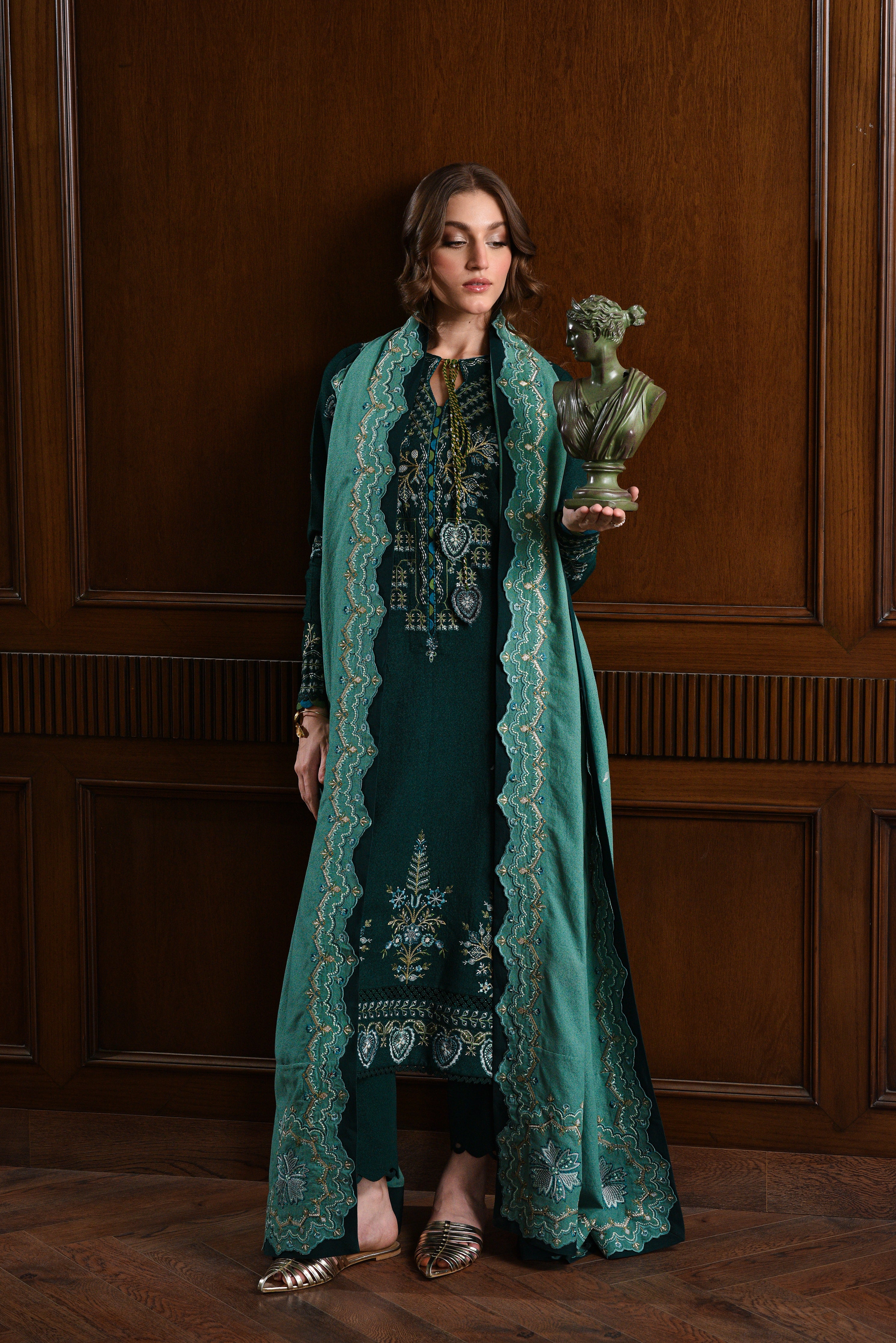 EMERALD GREEN LUXURY EMBROIDERED KARANDI SET (NEL-25623)