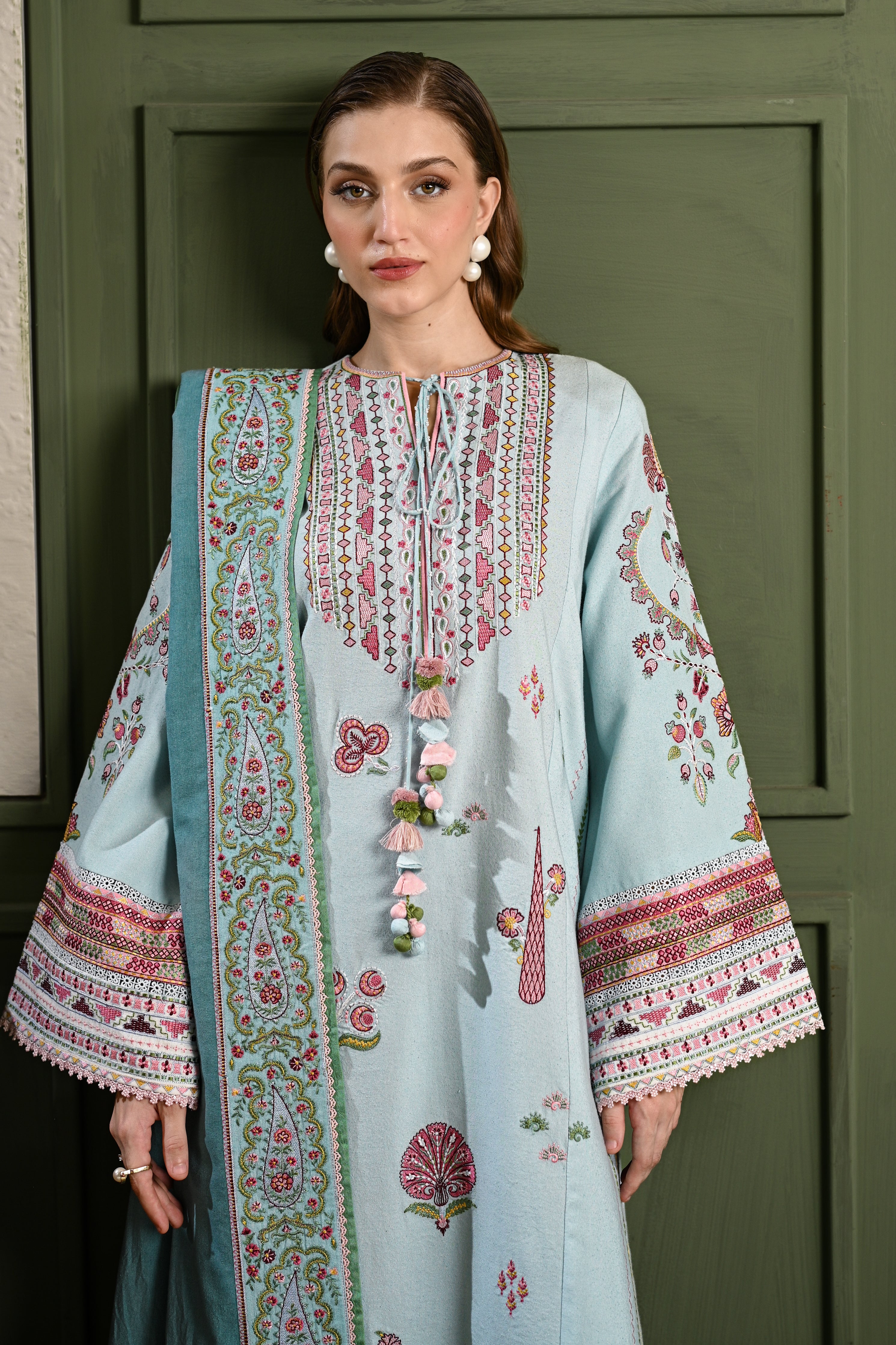 ICE BLUE LUXURY EMBROIDERED KARANDI SET (NEL-25634)
