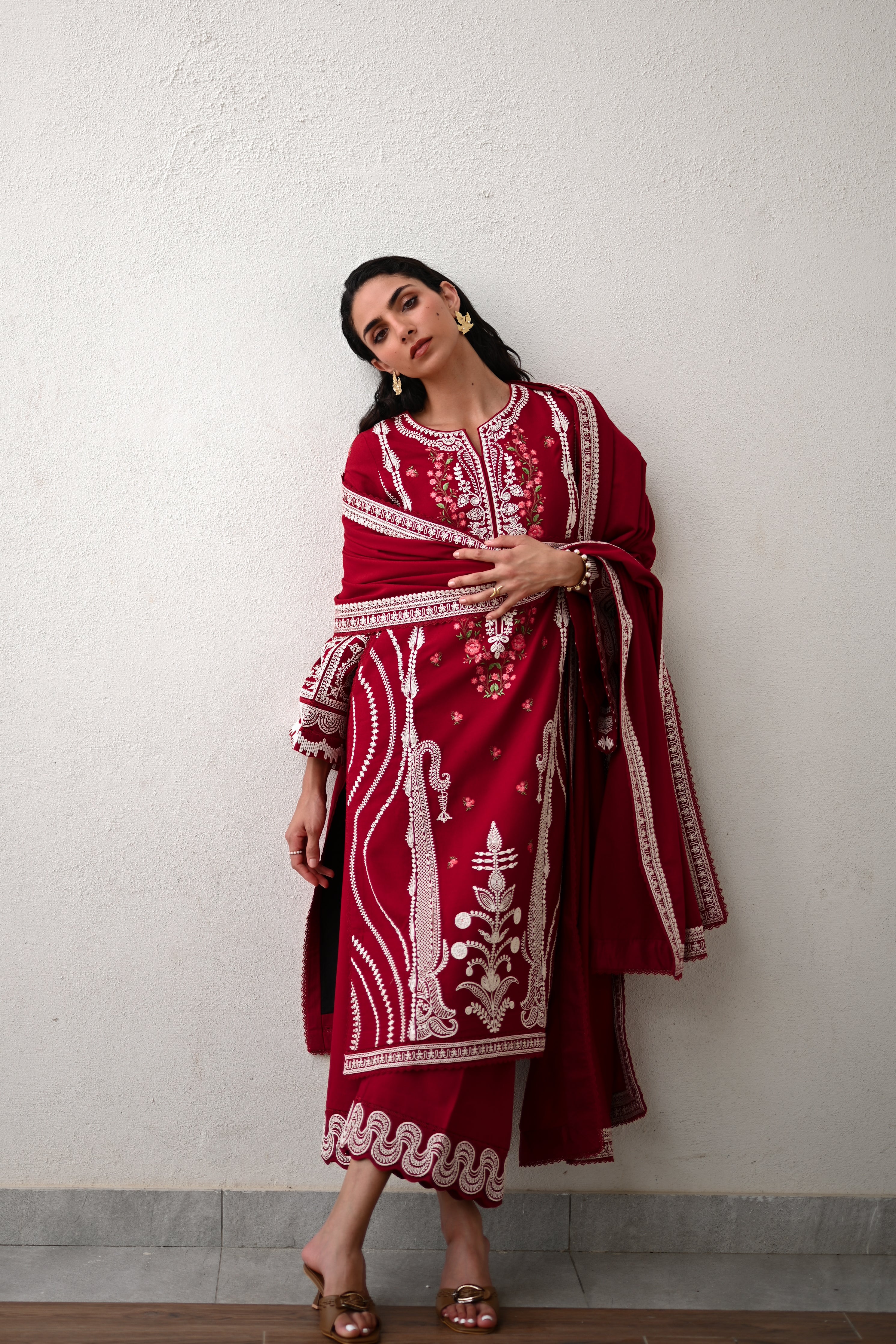 DORI DEEP RED LUXURY EMBROIDERED KARANDI SET (NEL-25629)