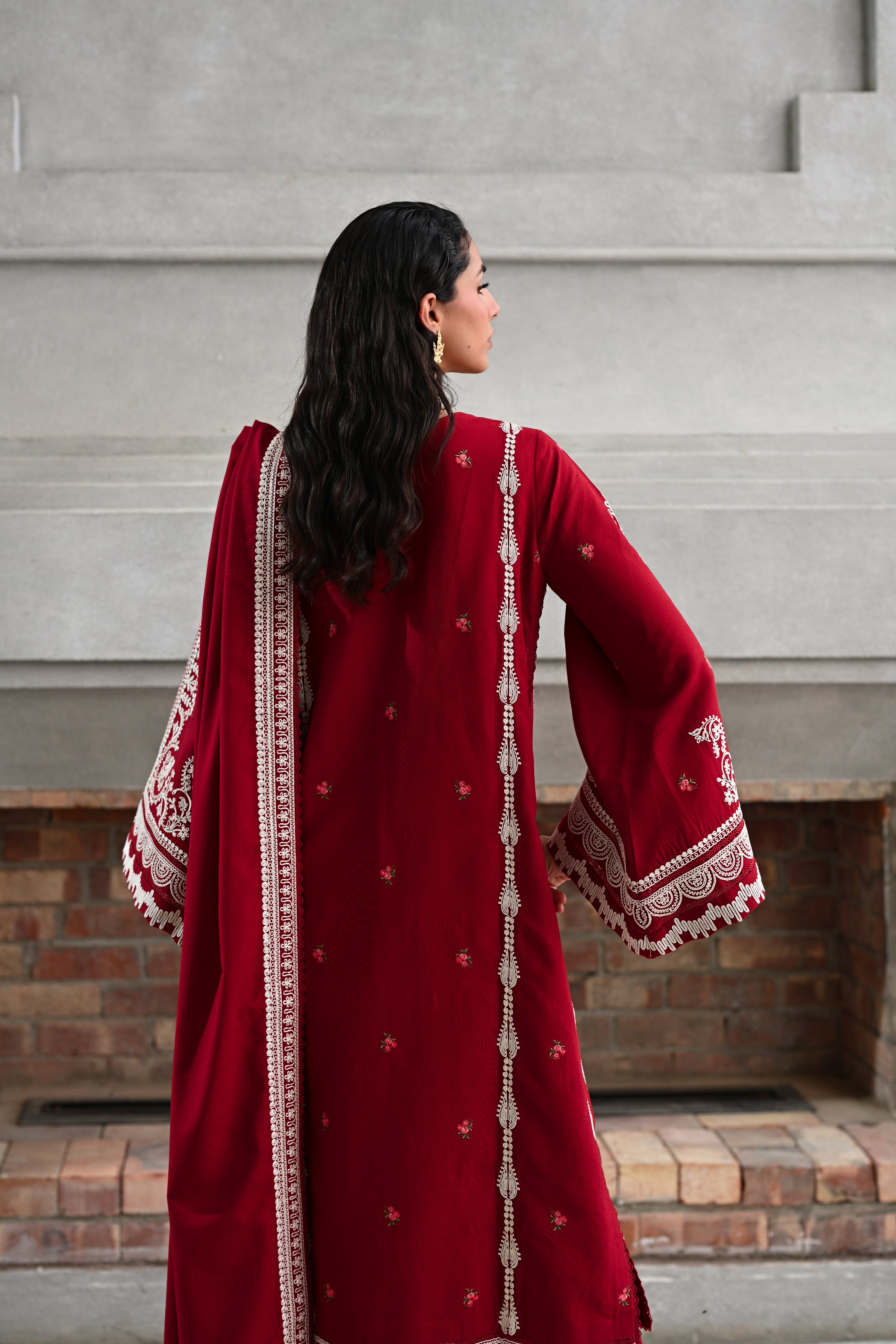 DORI DEEP RED LUXURY EMBROIDERED KARANDI SET (NEL-25629)