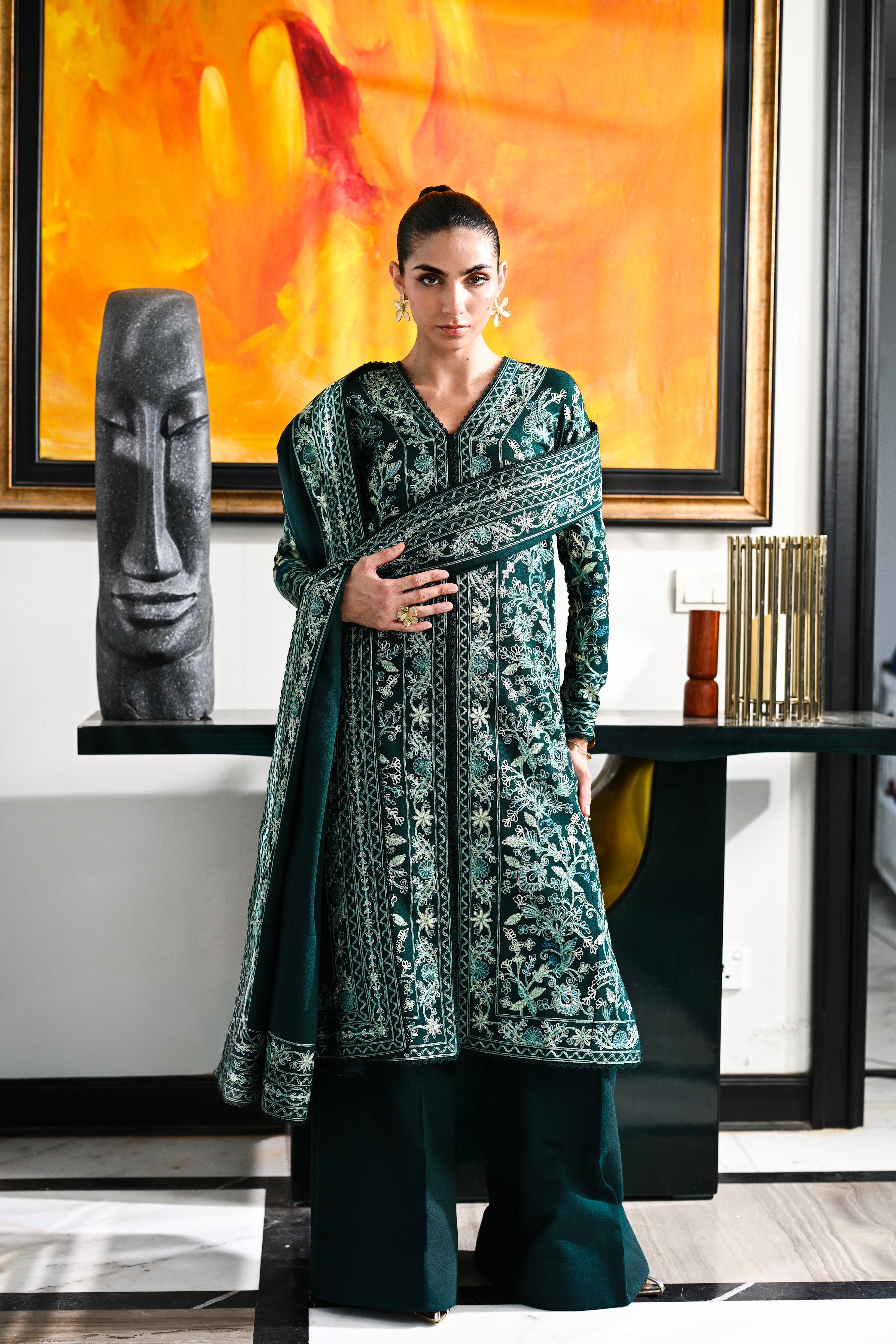 EMERALD GREEN LUXURY AARI EMBROIDERED KARANDI SET (NEL-25636)-READY TO SHIP