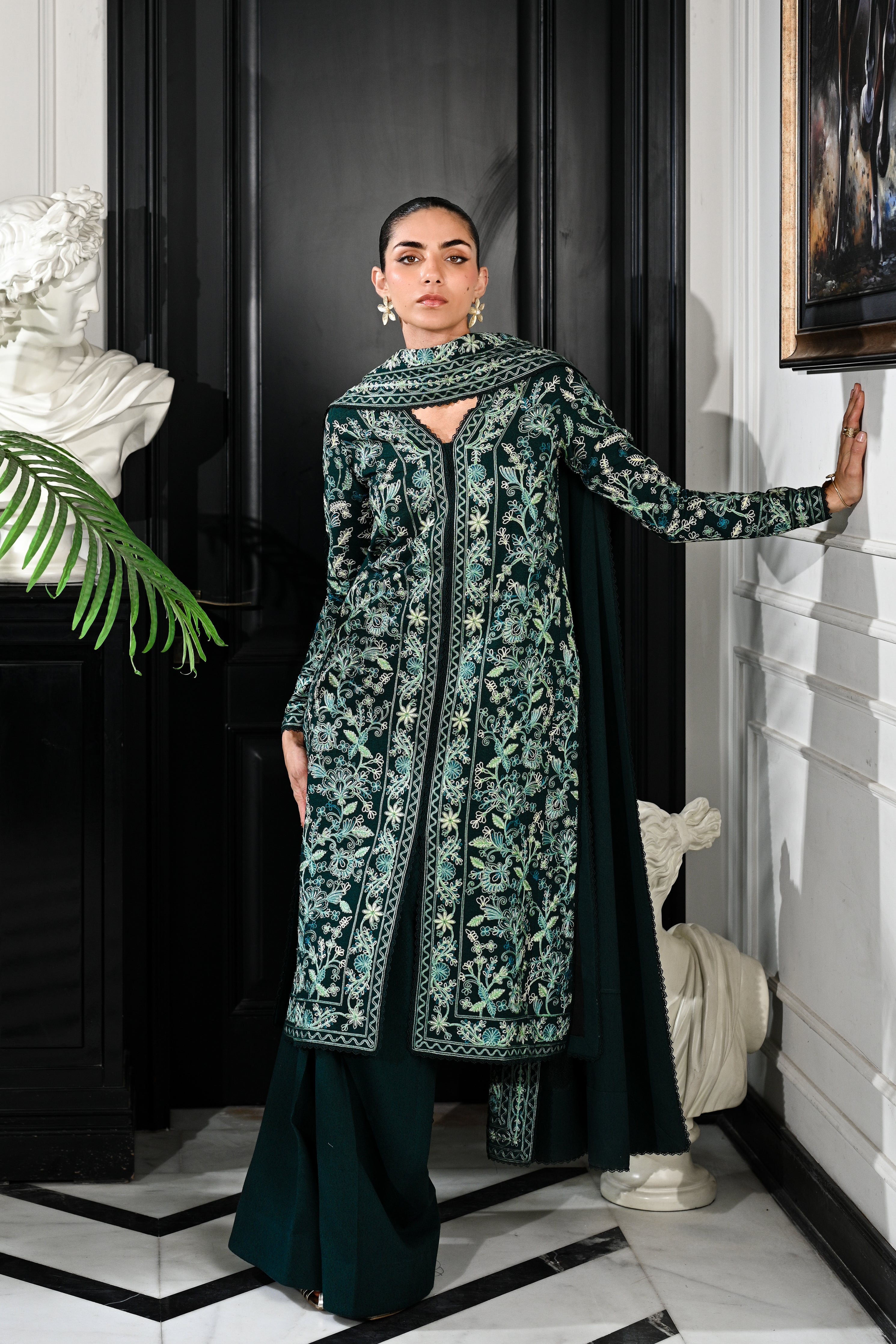 EMERALD GREEN LUXURY AARI EMBROIDERED KARANDI SET (NEL-25636)-READY TO SHIP