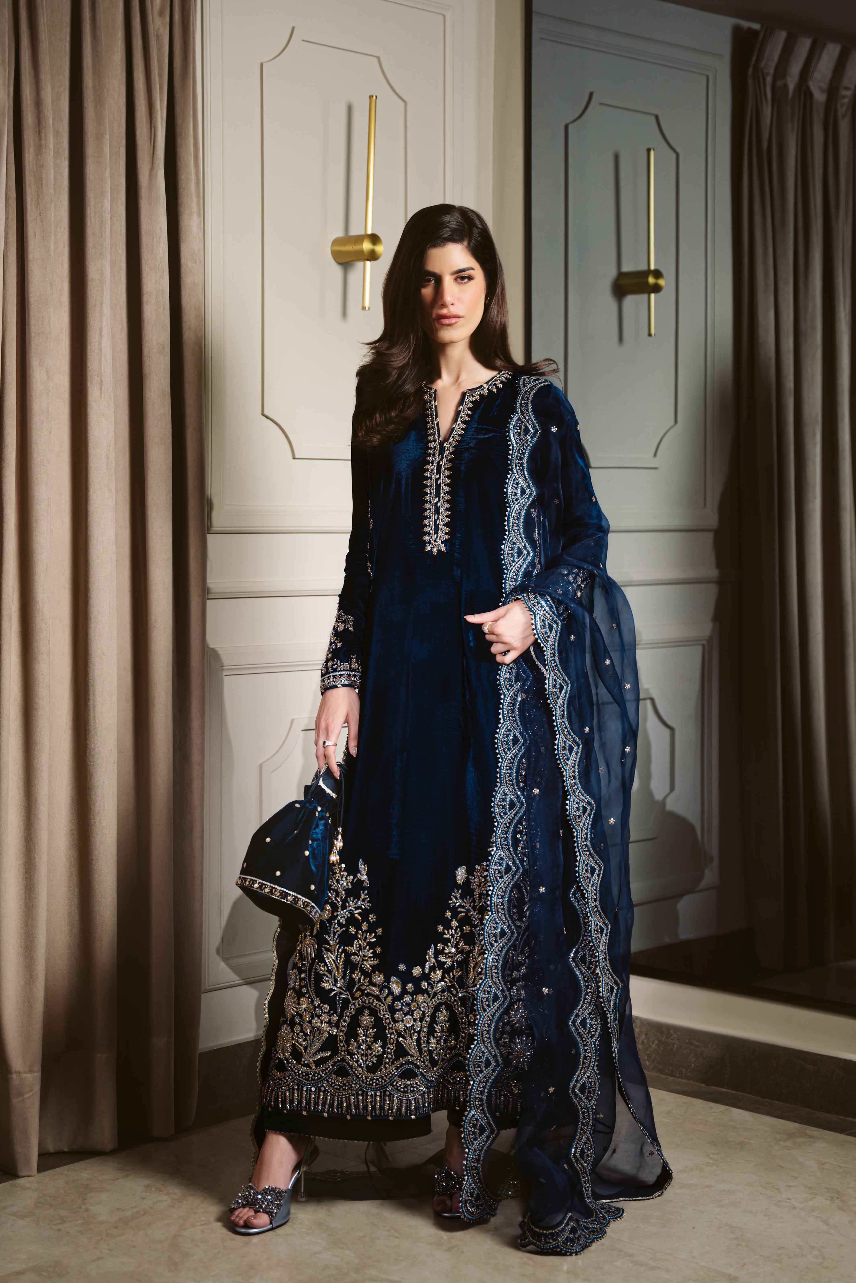 DEEP BLUE LUXURY VELVET COUTURE (NPA3-25457)