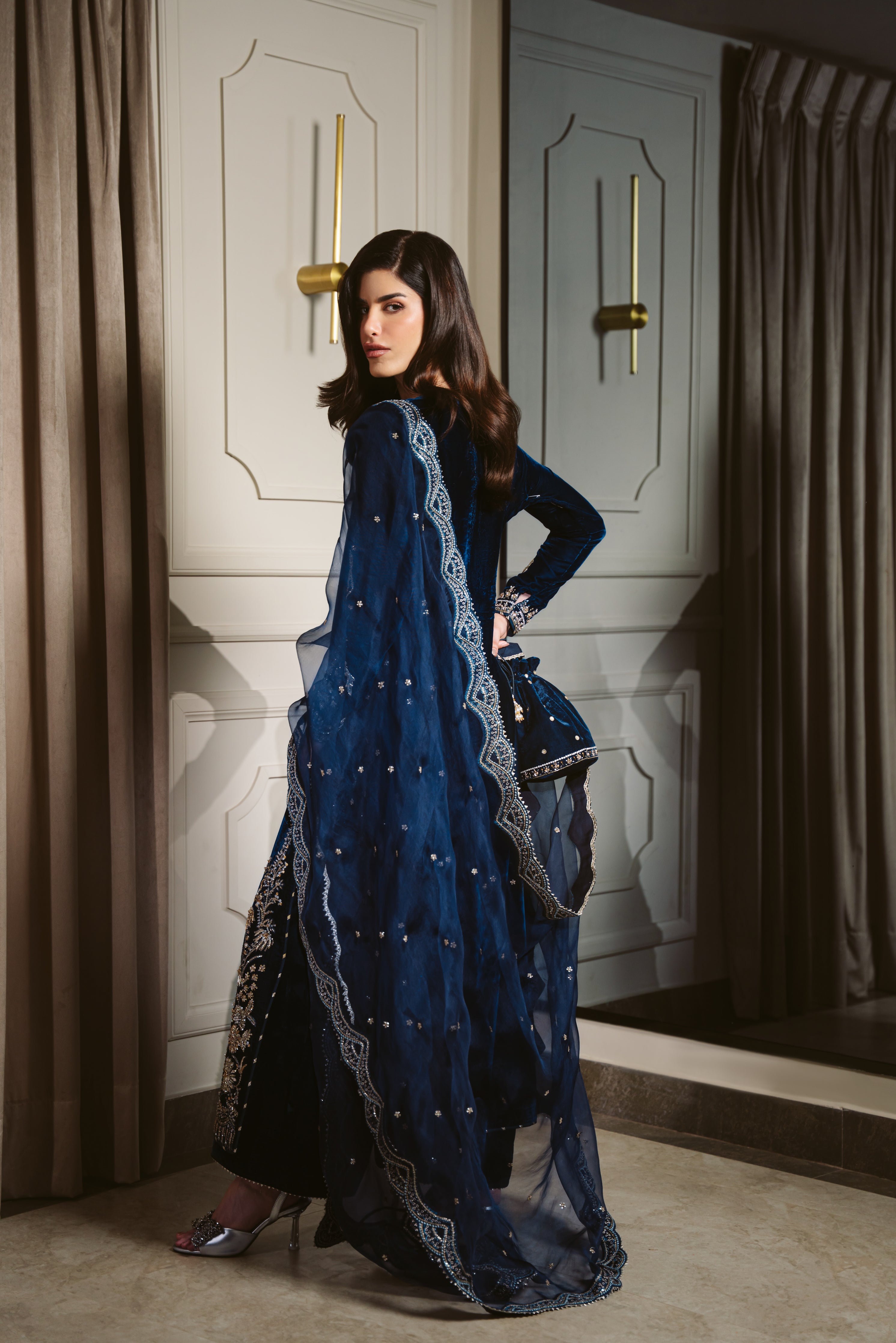 DEEP BLUE LUXURY VELVET COUTURE (NPA3-25457)