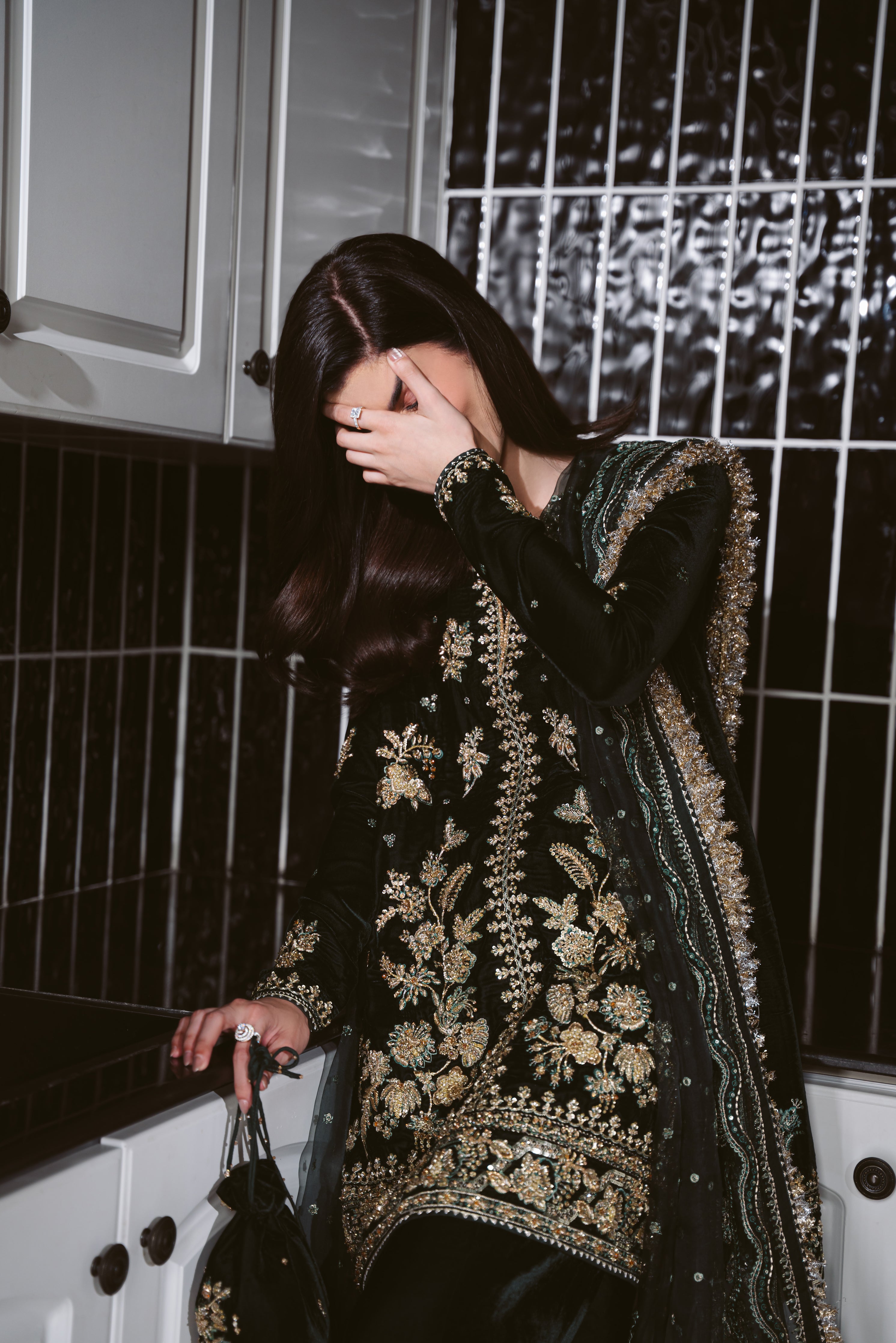 EMERALD GREEN LUXURY VELVET COUTURE (NPA3-25458)