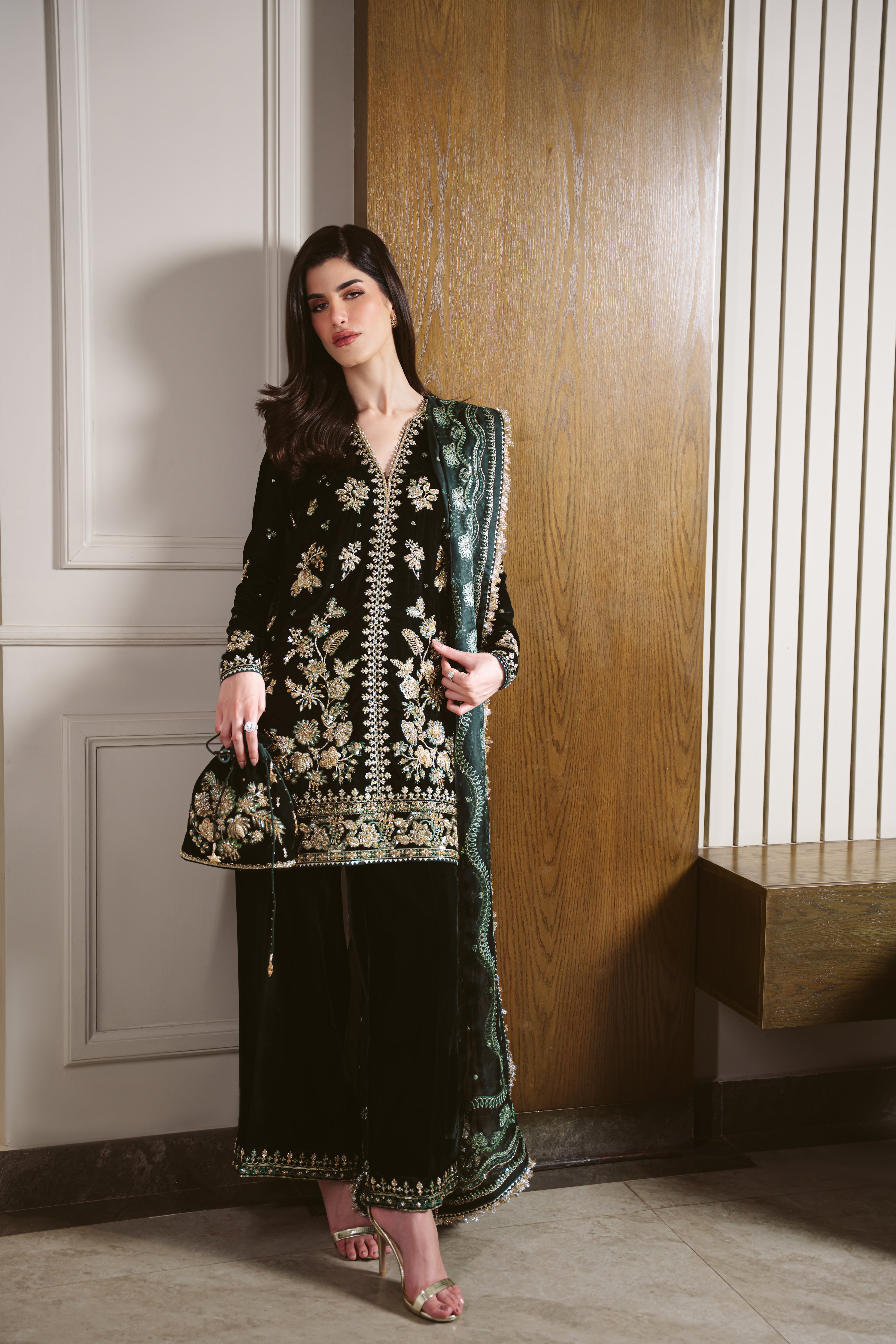 EMERALD GREEN LUXURY VELVET COUTURE (NPA3-25458)