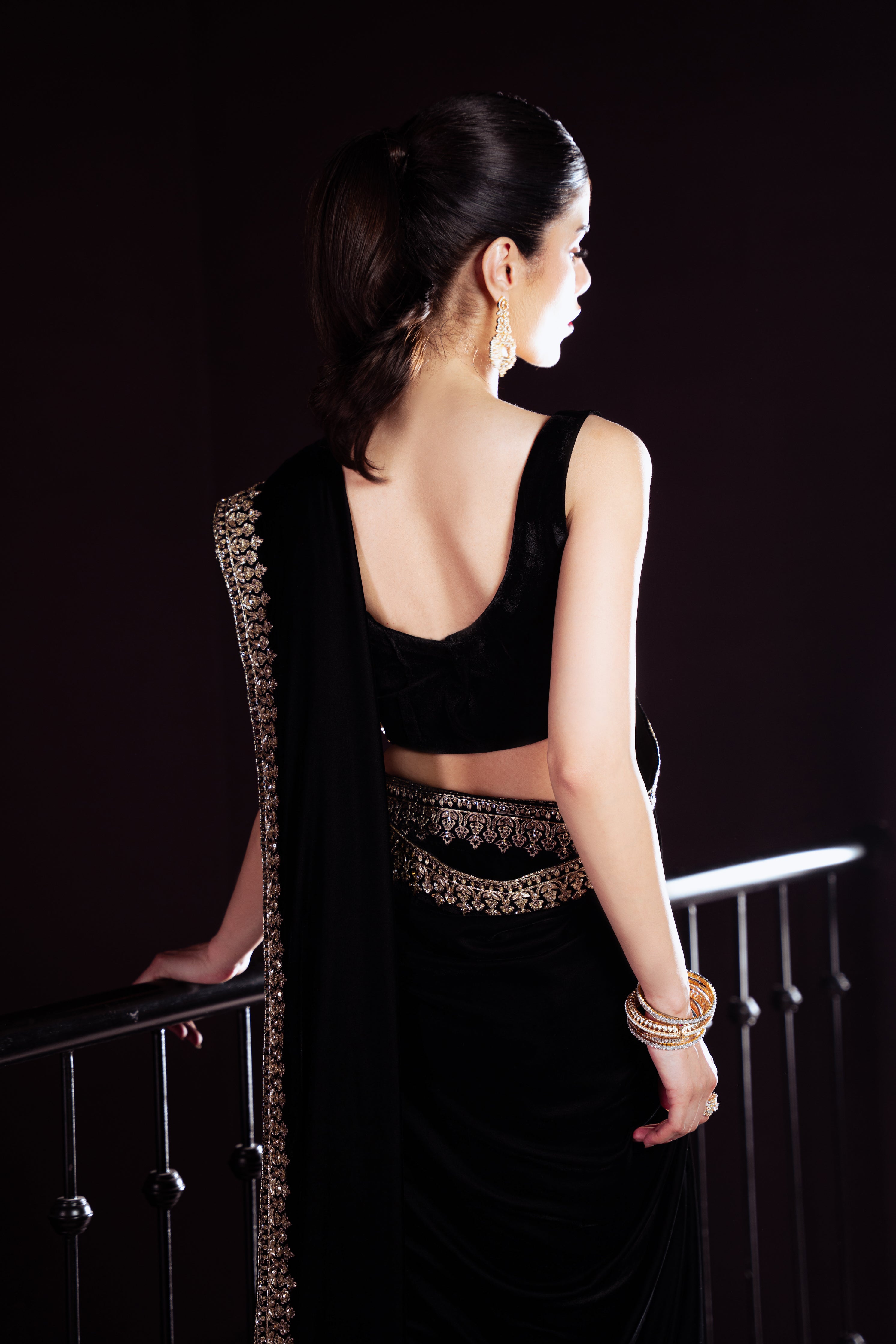 BLACK LUXURY VELVET SAREE (NPA3-25462)