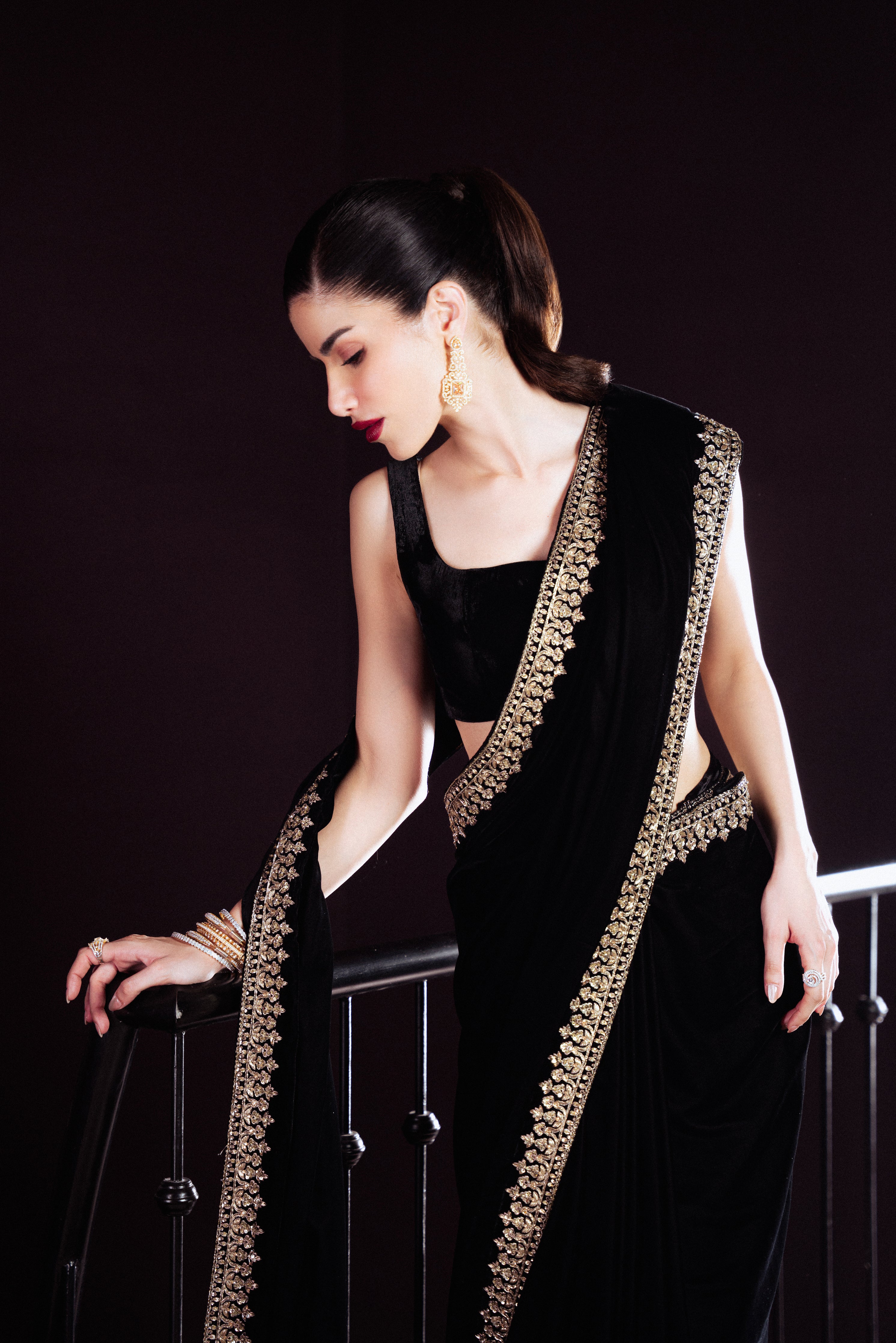 BLACK LUXURY VELVET SAREE (NPA3-25462)