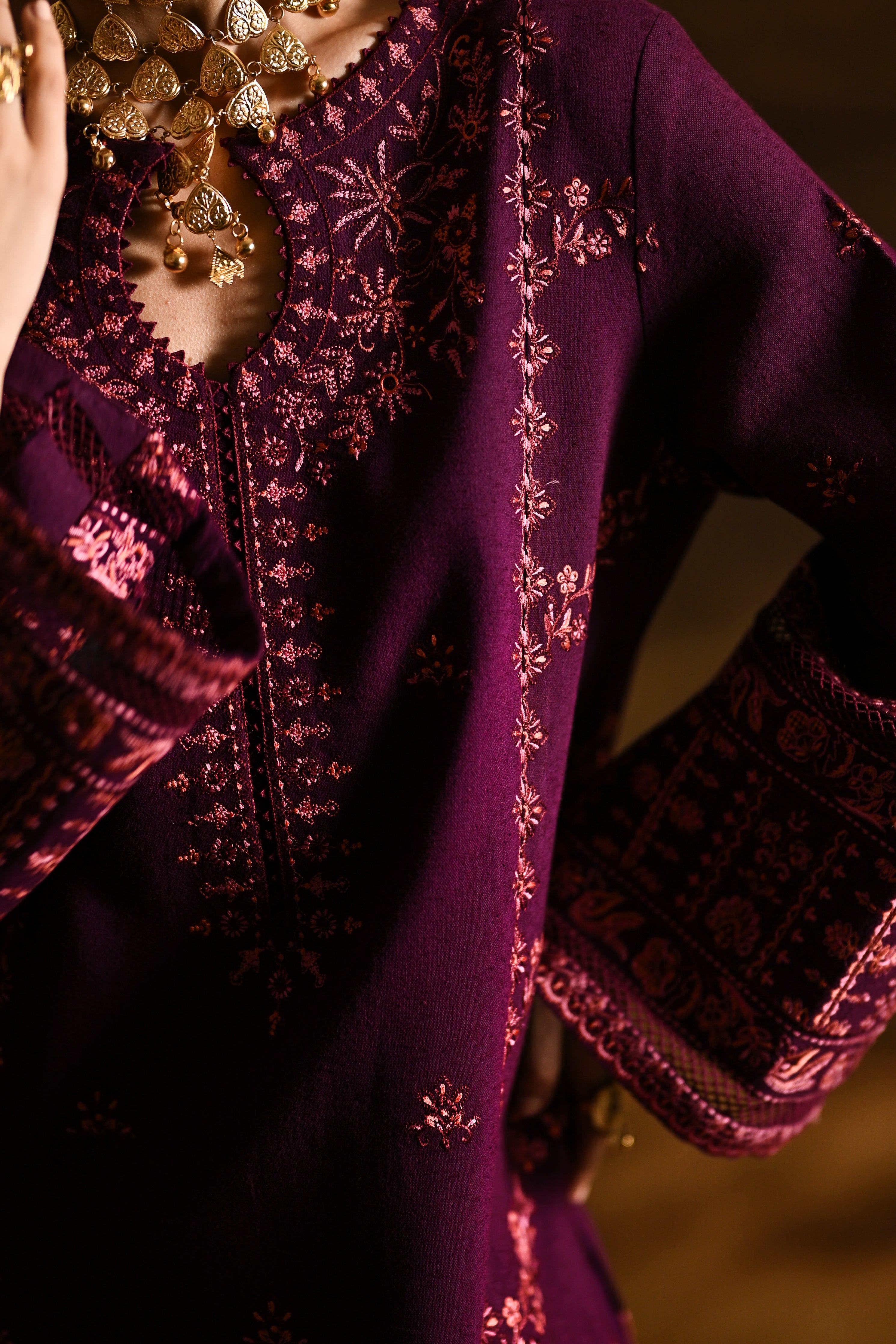 DEEP PLUM LUXURY EMBROIDERED KARANDI 2PCS SET (NPA2-25318)-READY TO WEAR