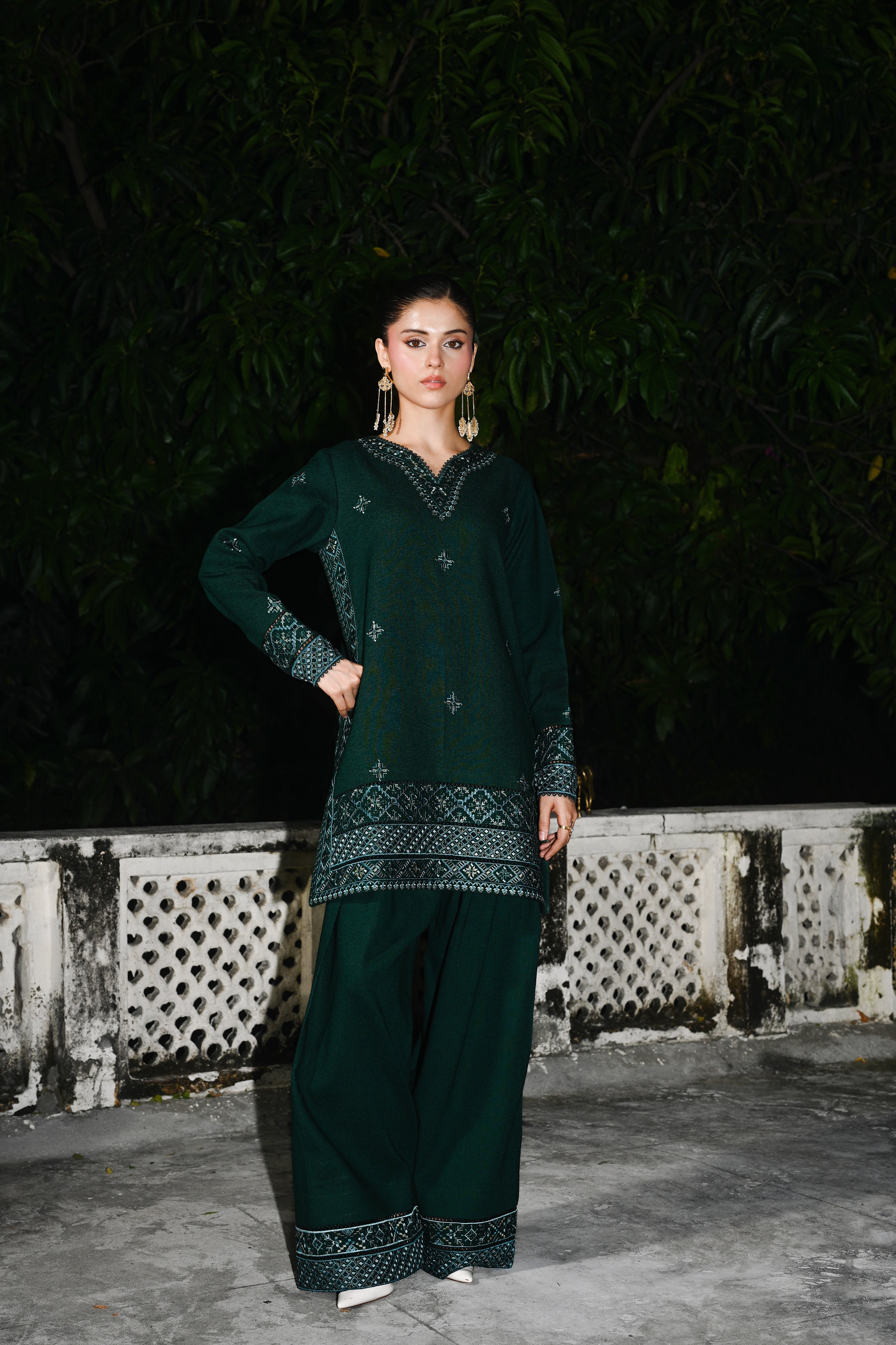 EMERALD GREEN LUXURY EMBROIDERED KARANDI 2PCS SET (NPA2-25317)-READY TO WEAR