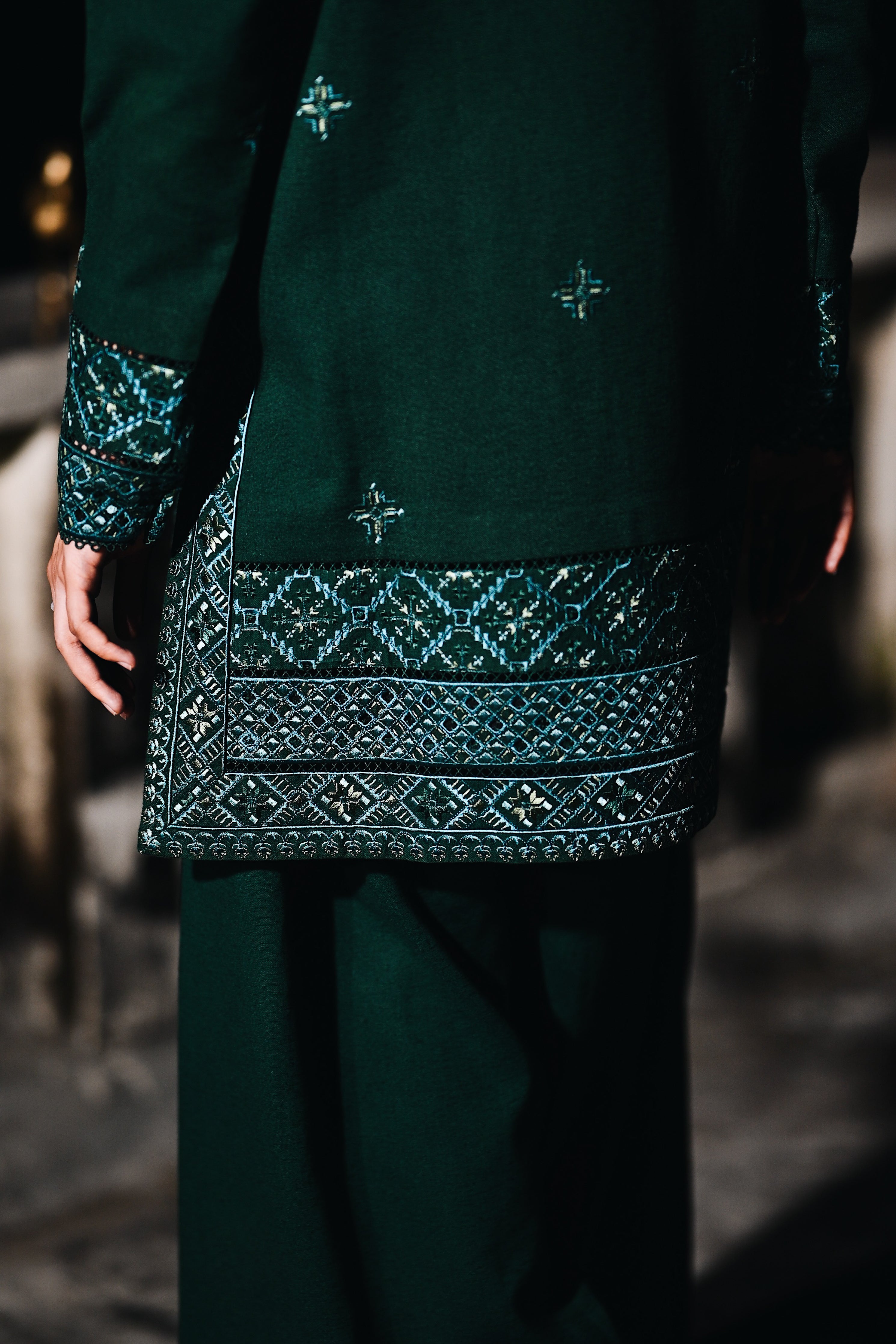 EMERALD GREEN LUXURY EMBROIDERED KARANDI 2PCS SET (NPA2-25317)-READY TO WEAR