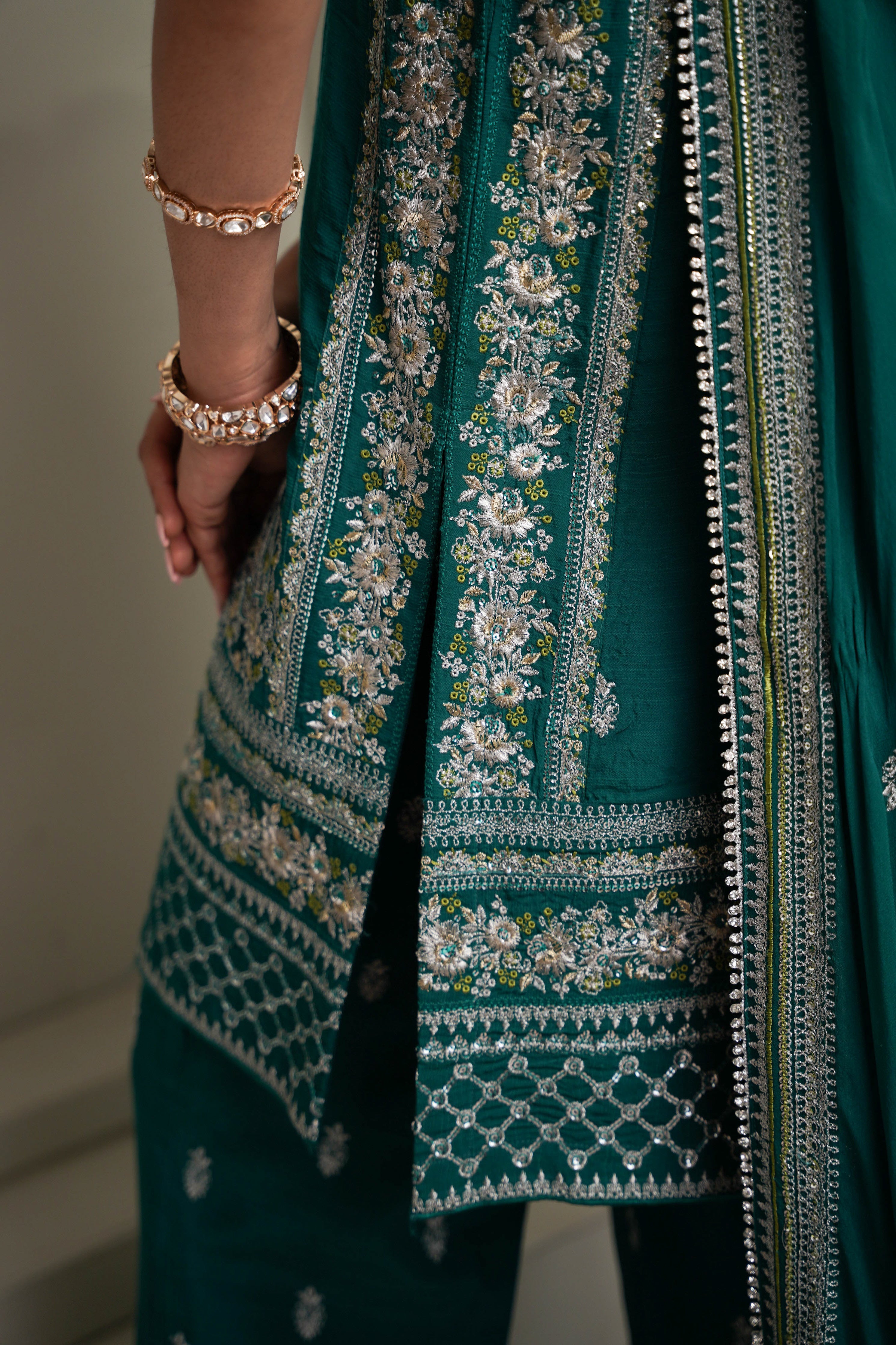 GLEAM ZINC WEDDING EDIT 2024/2025 (NPA3-24425)