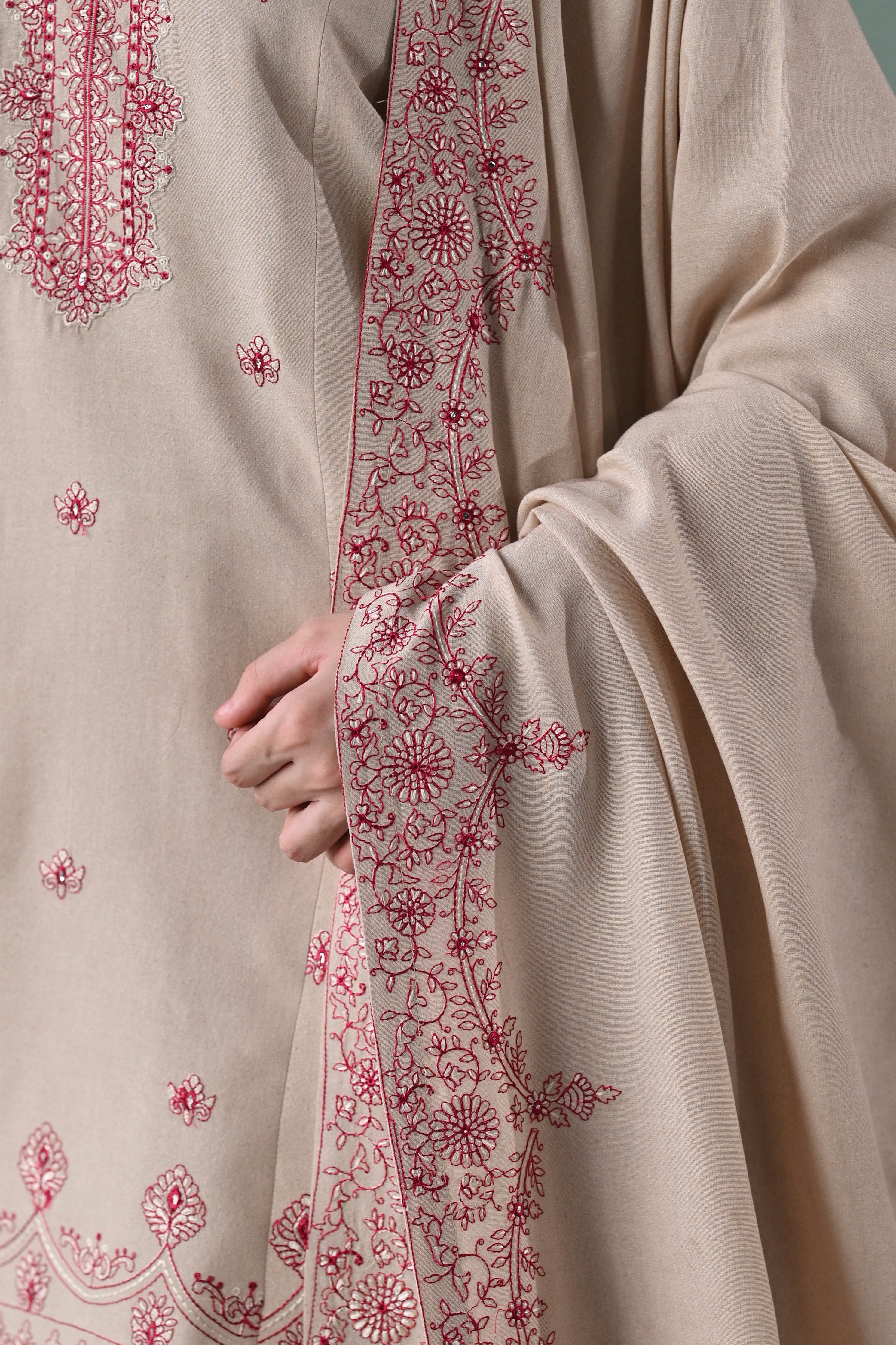 IVORY SKIN LUXURY EMBROIDERED KARANDI SET (NEL-24626)