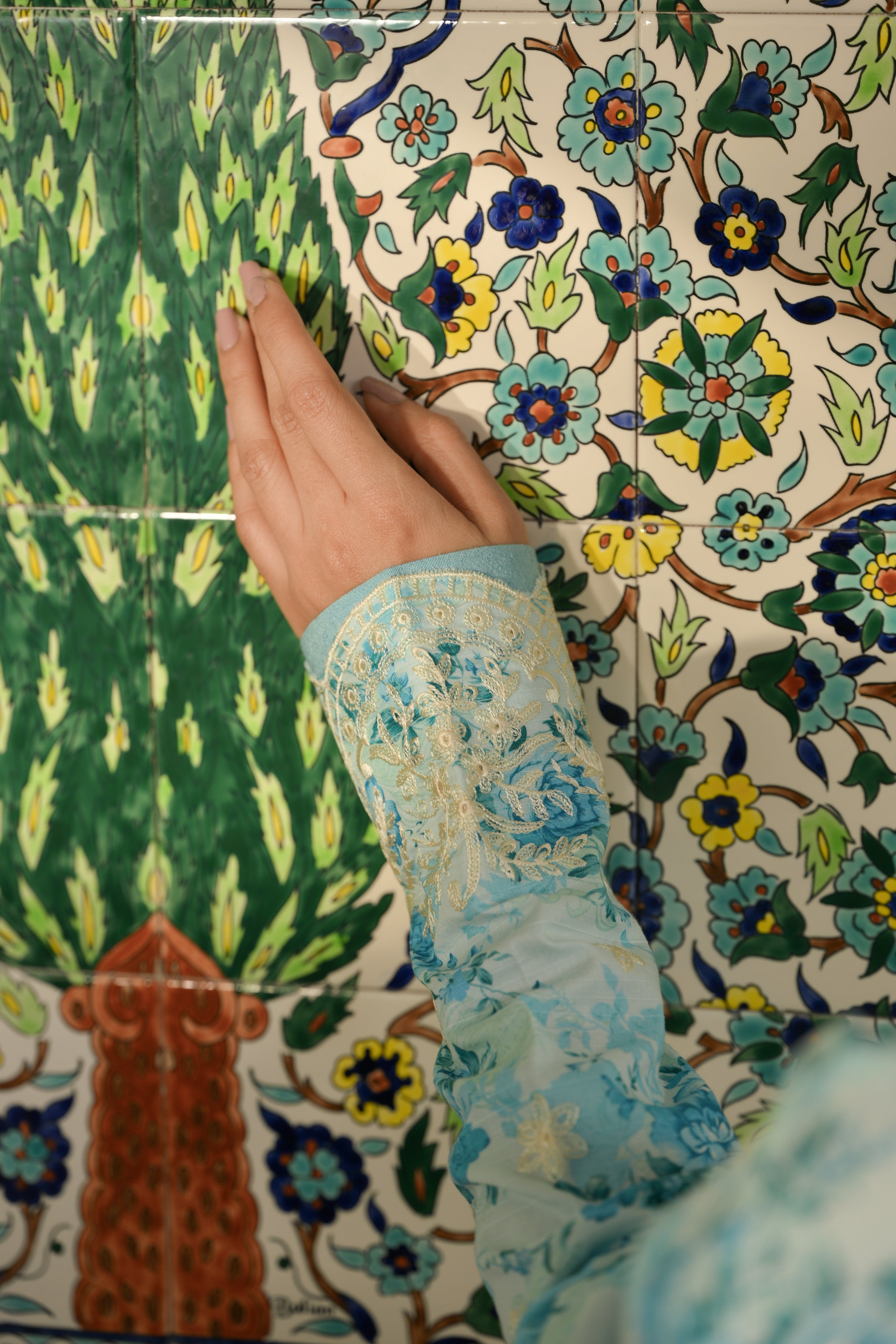 MINT SORBET LUXURY PRINTED EMBROIDERED LAWN SET (NEL-25618)