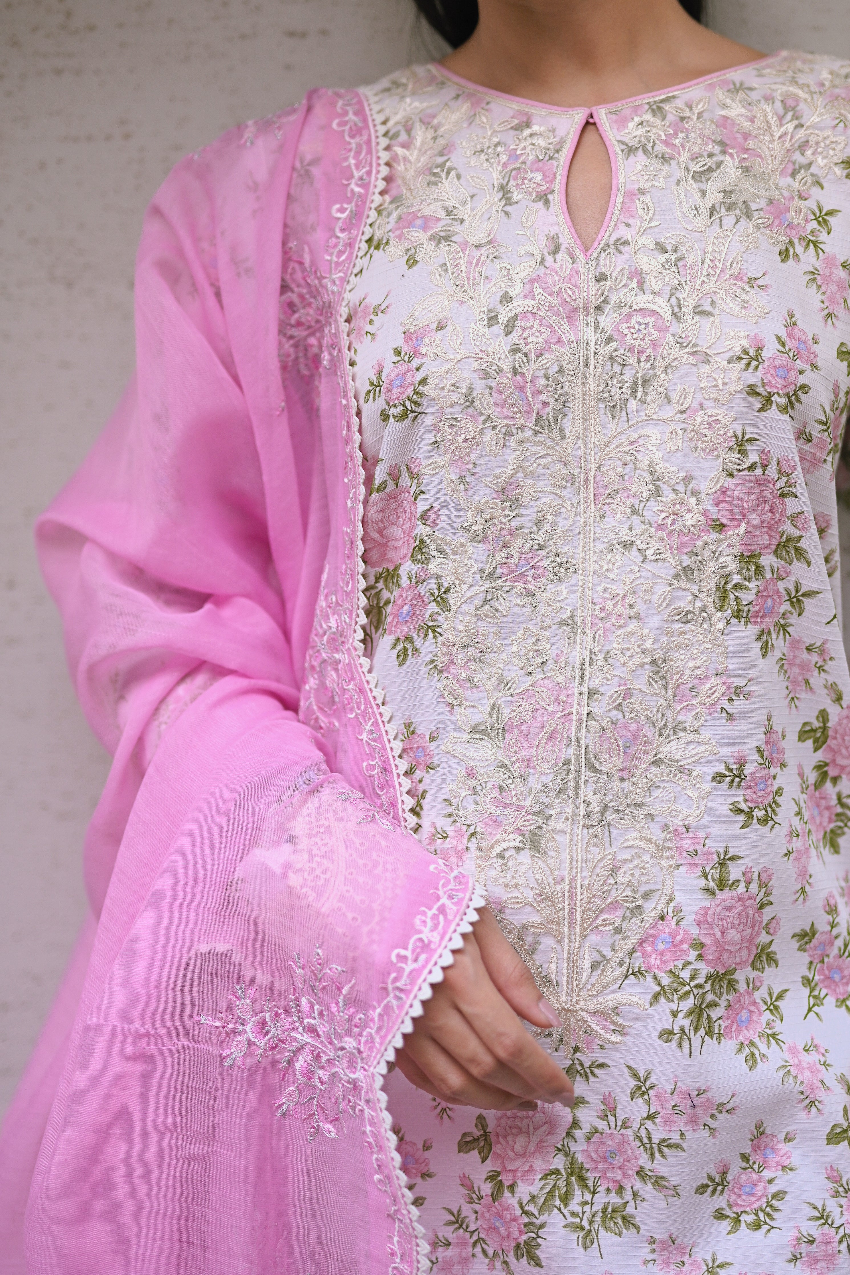 IVORY GARDEN LUXURY PRINTED EMBROIDERED LAWN SET (NEL-25621)