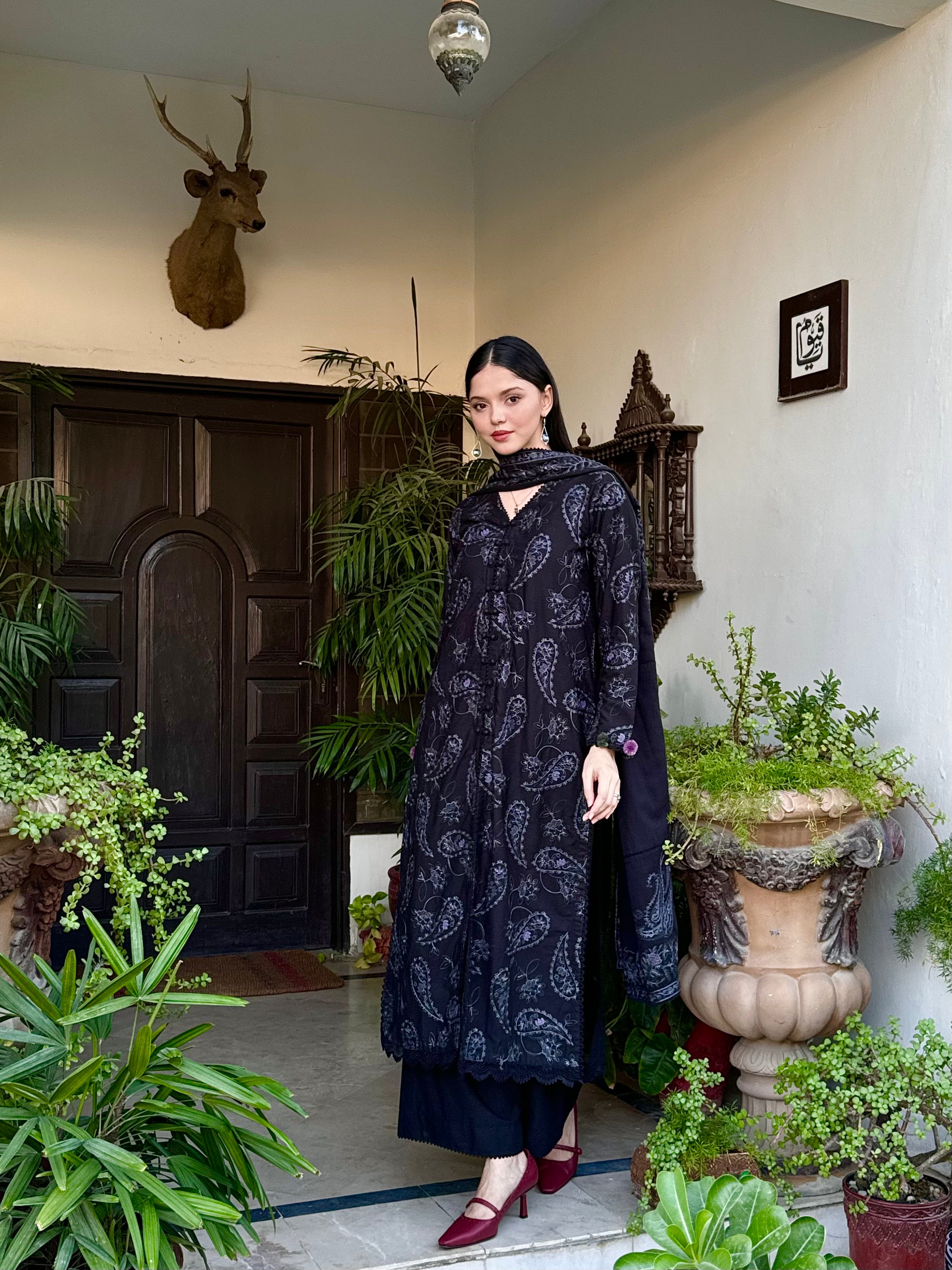 BLACK LUXURY EMBROIDERED KARANDI SET (NEL-24623)