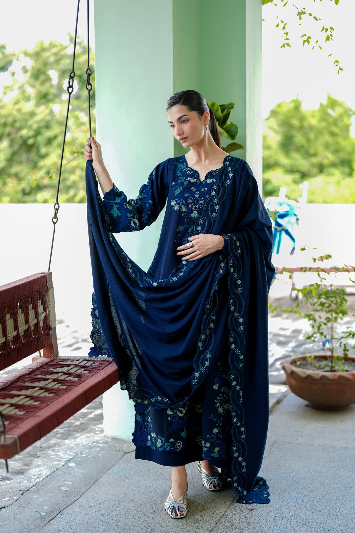 Jugnu LUXURY EMBROIDERED KARANDI 3PCS SET (NPA3-26461)