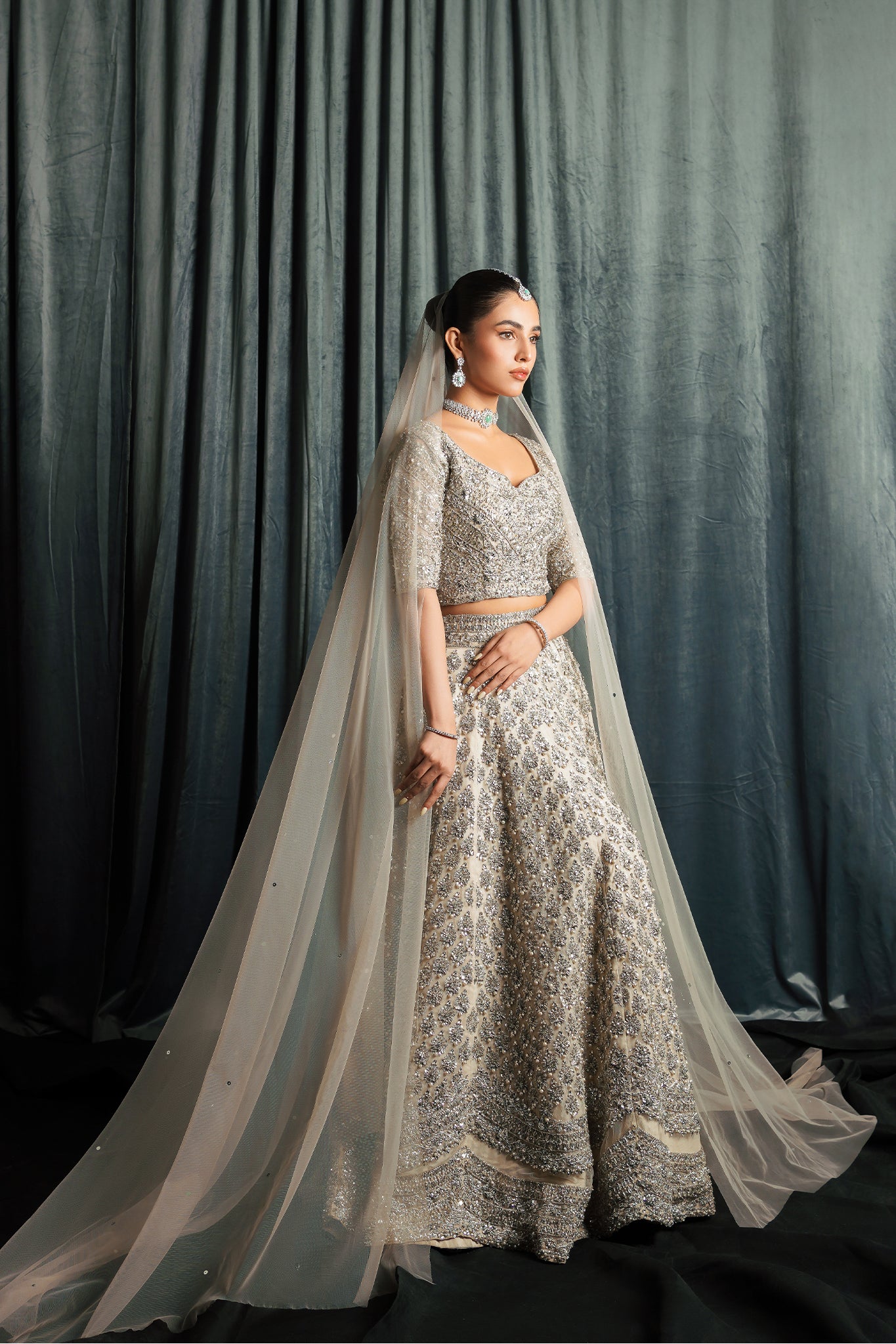 THE SILVER LEHNGA CHOLI ZC-001