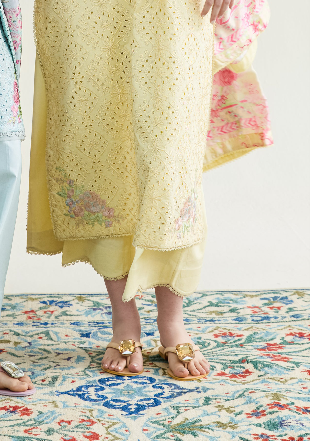 AYNA GOLD SLIP-ON SANDALS (ZBN-25004)