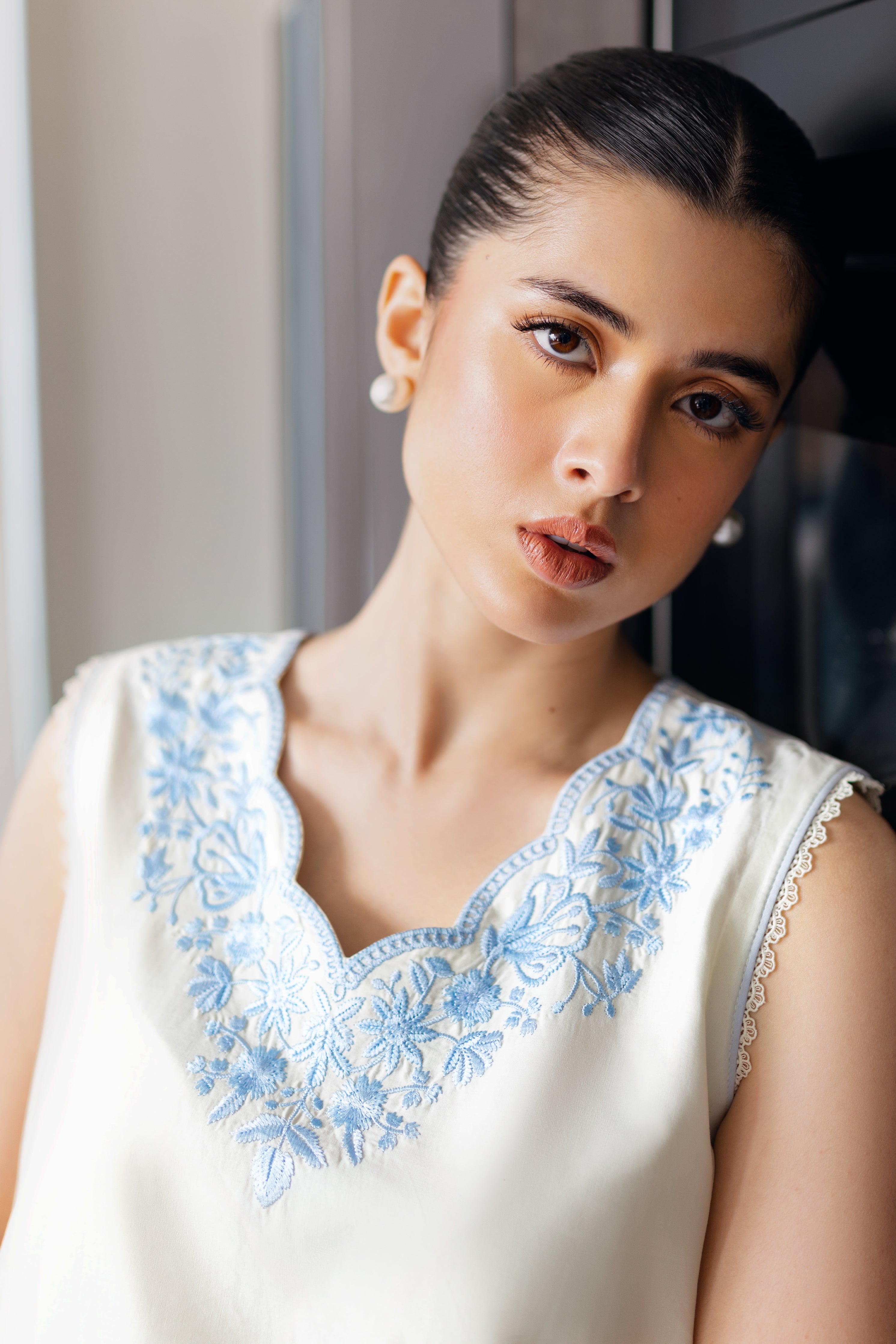 IVORY LUXURY EMBROIDERED 2PCS SET (NPA2-25303) - READY TO WEAR