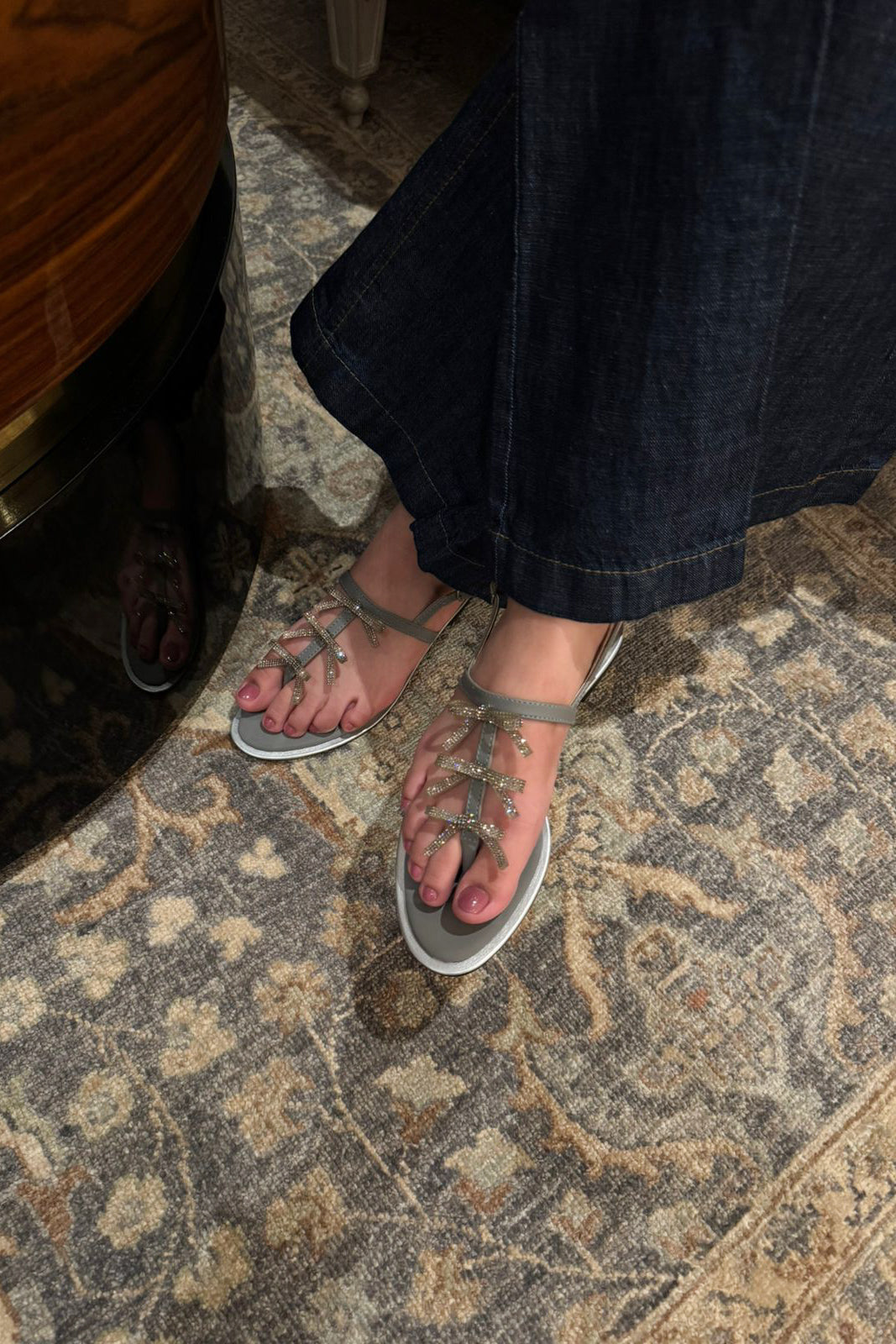 CAOVILLA SILVER FLAT SANDALS (ZBN-25003)