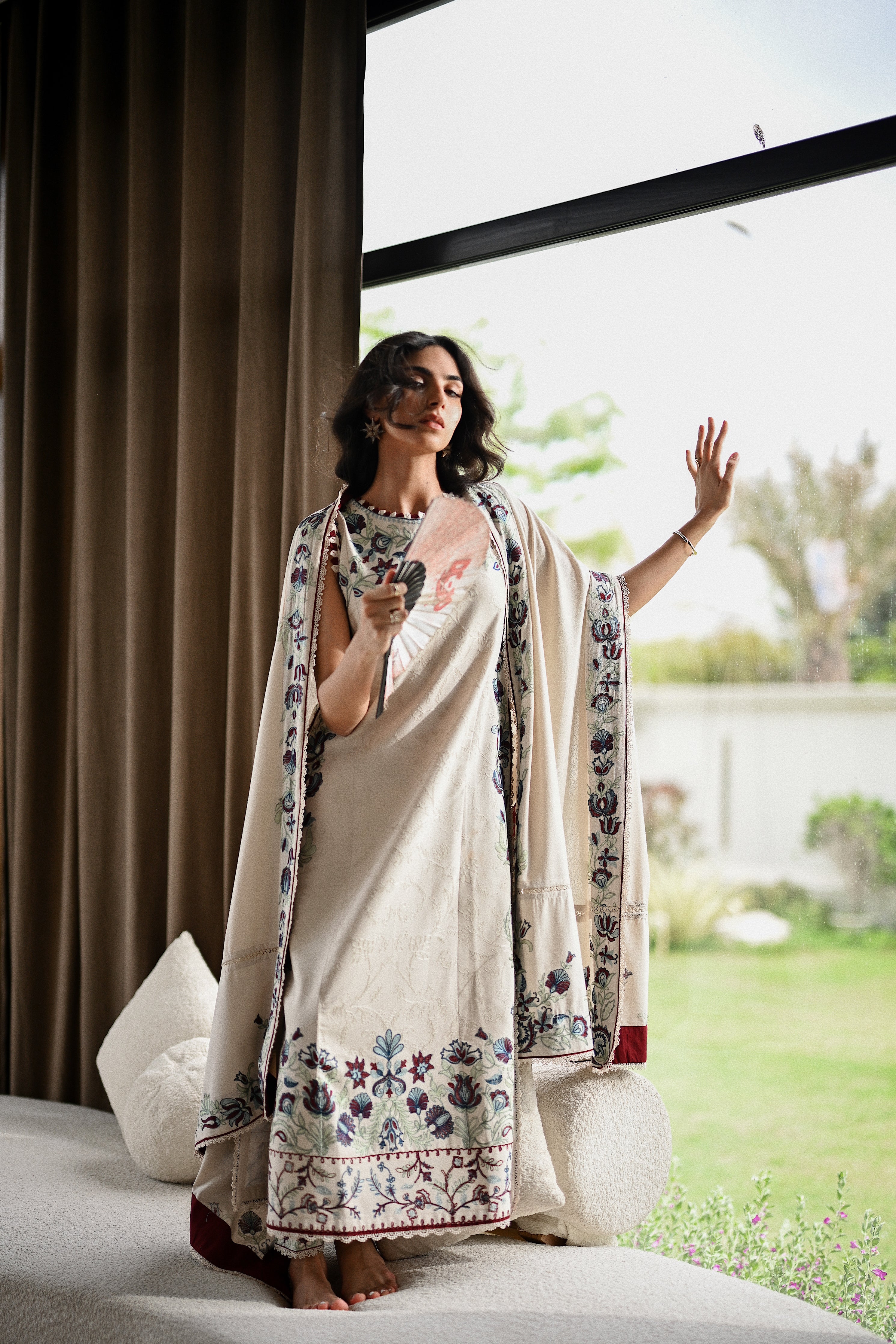 IVORY LUXURY EMBROIDERED KARANDI SET (NEL-25626)