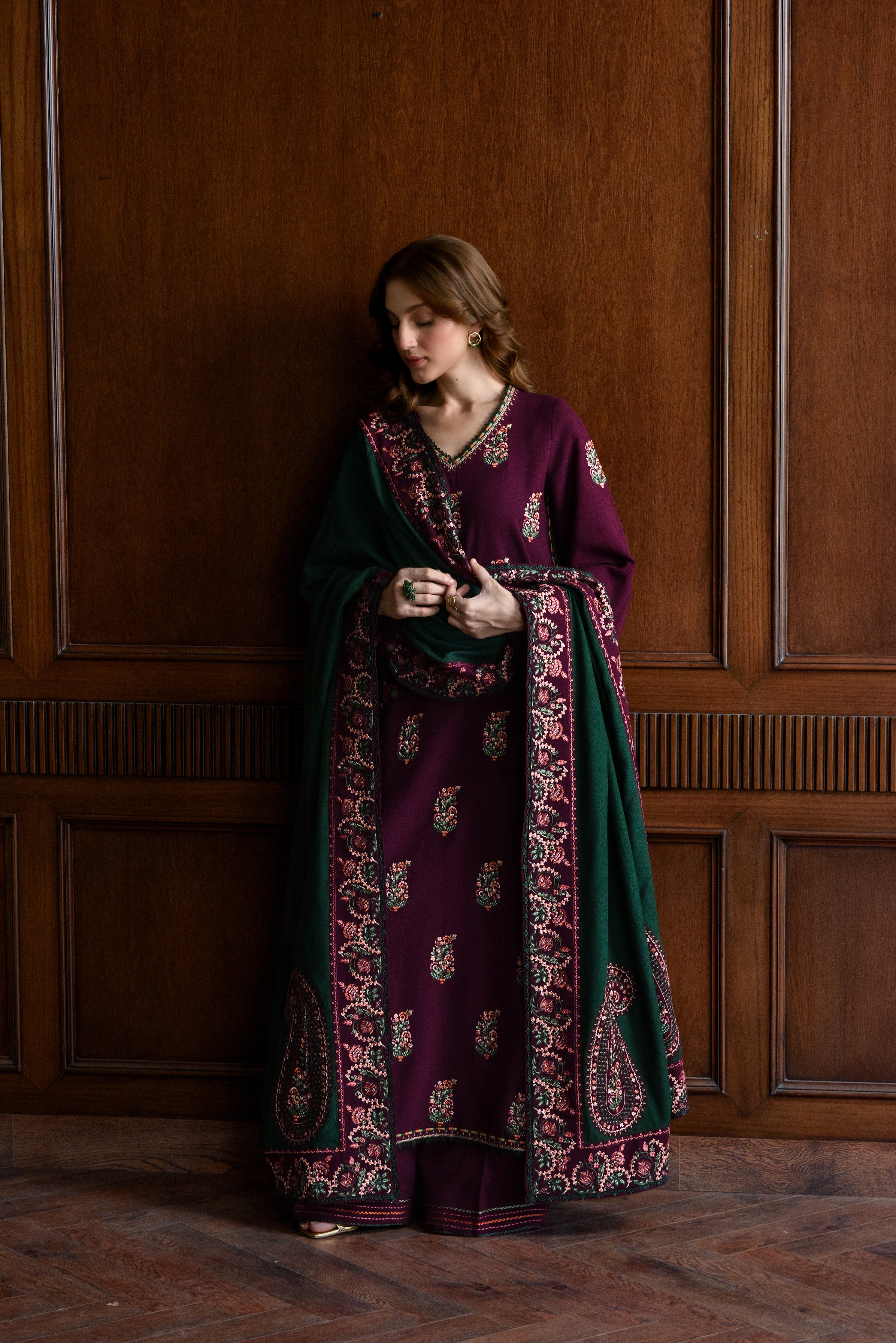 DEEP PLUM LUXURY EMBROIDERED KARANDI SET (NEL-25627)
