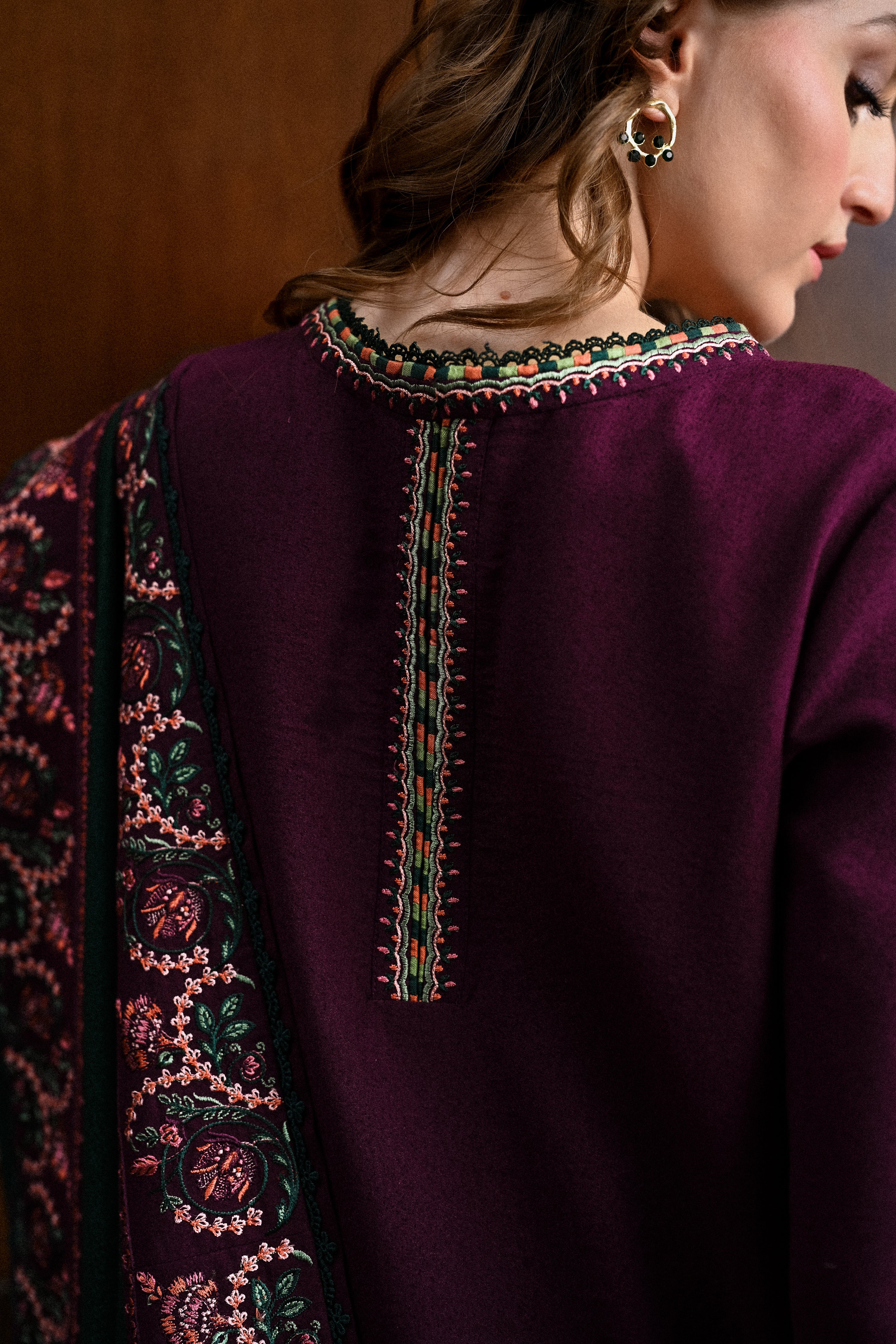 DEEP PLUM LUXURY EMBROIDERED KARANDI SET (NEL-25627)
