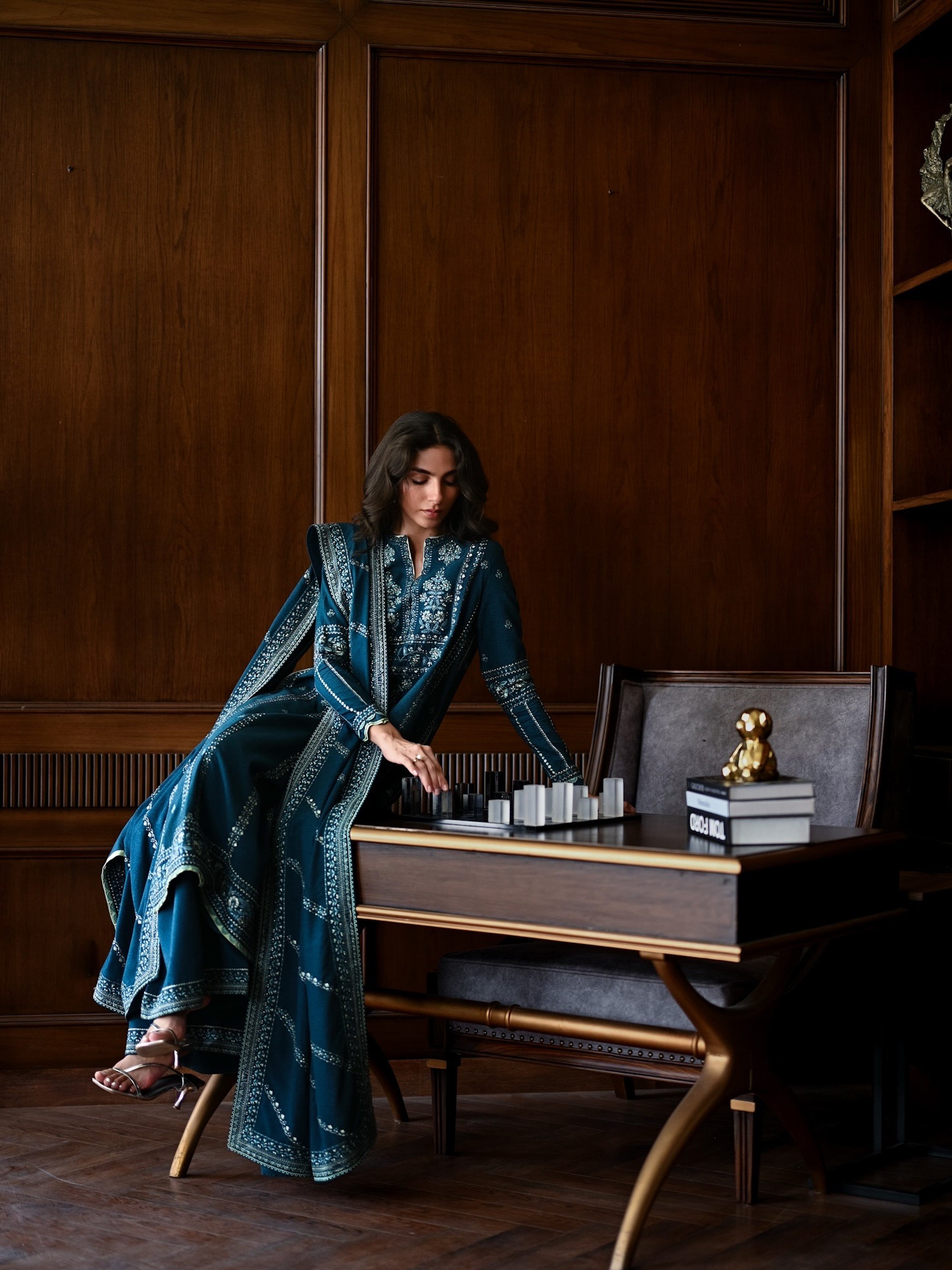 TEAL BLUE LUXURY EMBROIDERED KARANDI SET (NEL-25625)