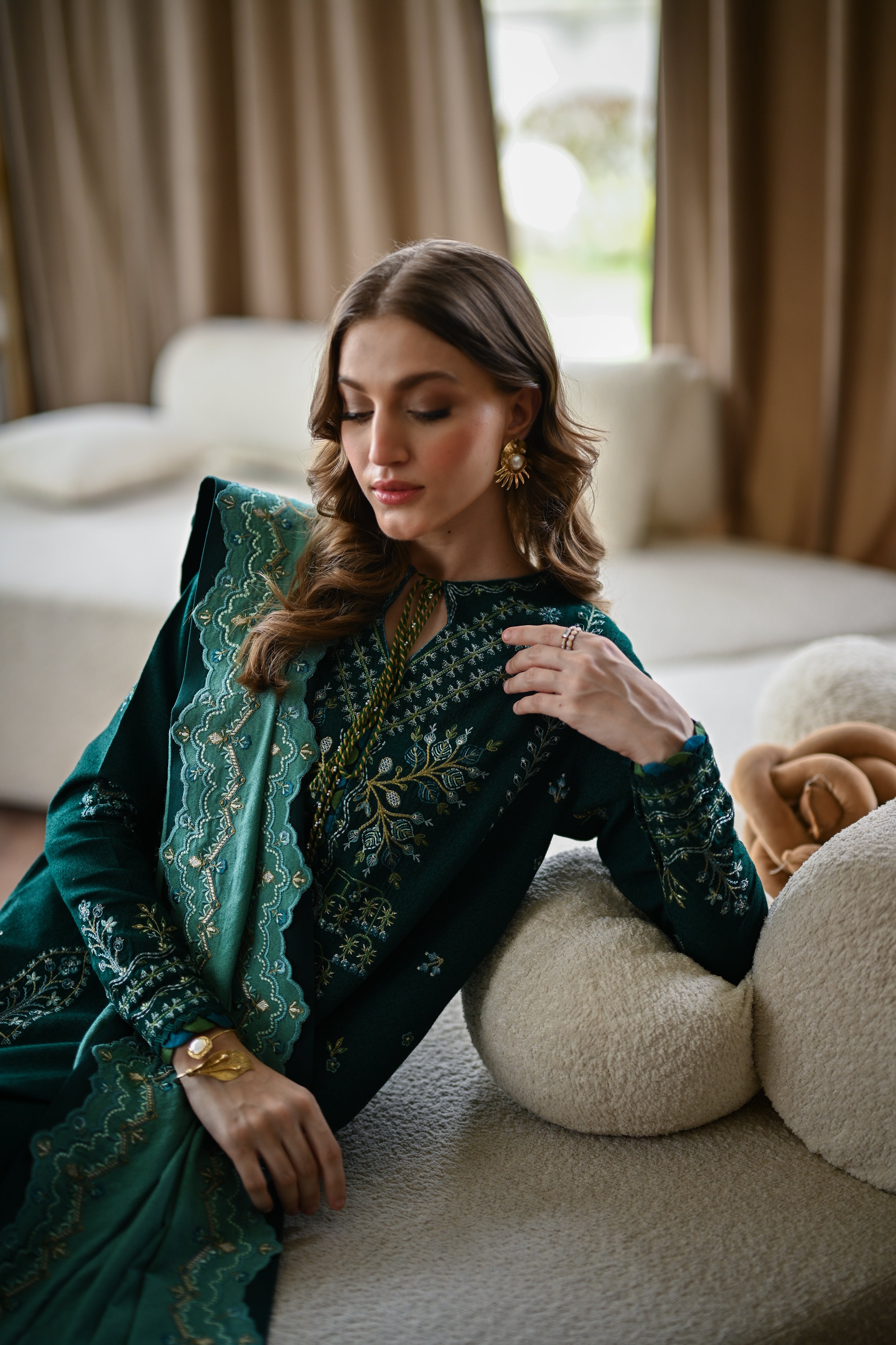 EMERALD GREEN LUXURY EMBROIDERED KARANDI SET (NEL-25623)