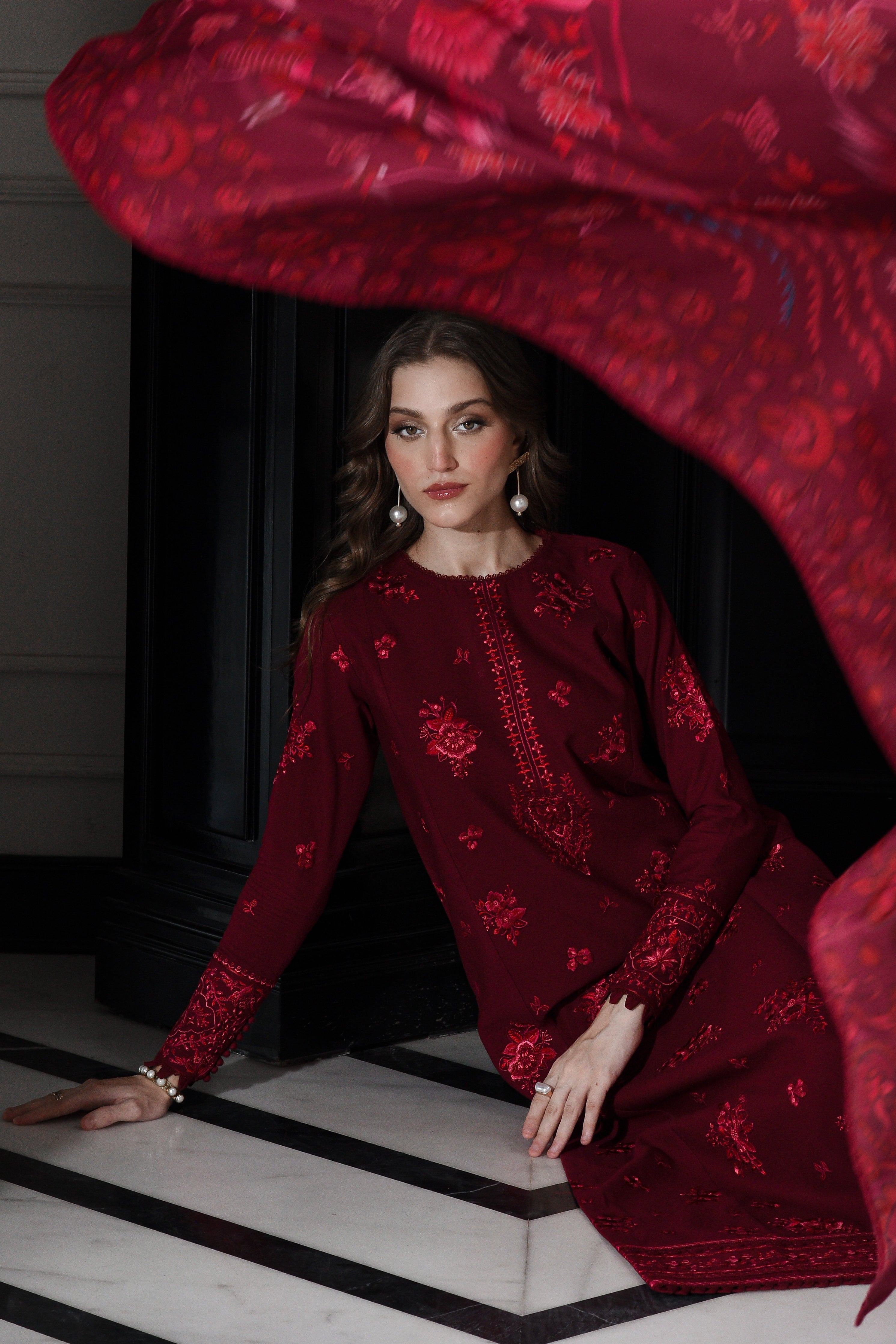 MAROON LUXURY EMBROIDERED KARANDI SET (NEL-25622)