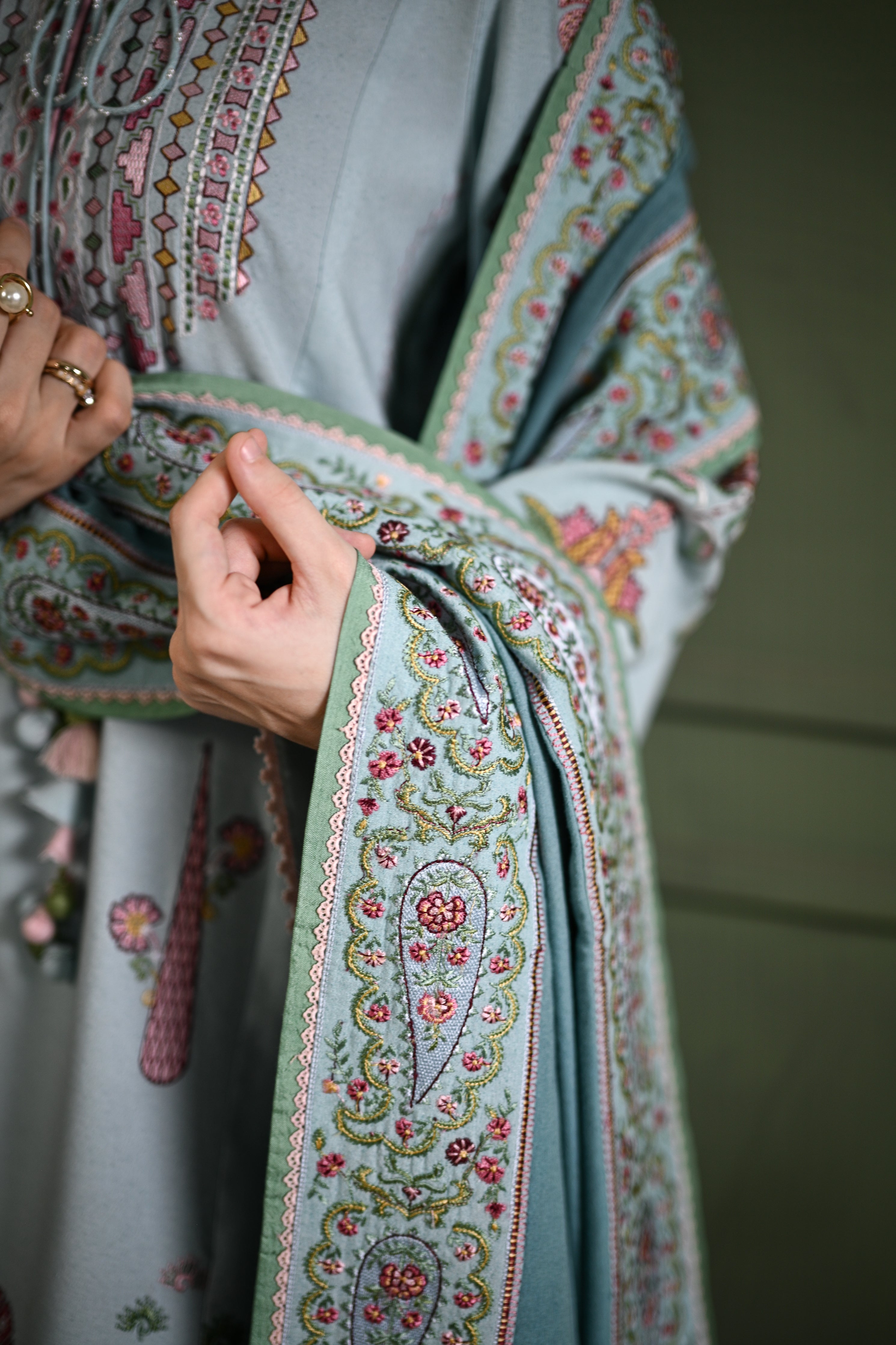 ICE BLUE LUXURY EMBROIDERED KARANDI SET (NEL-25634)