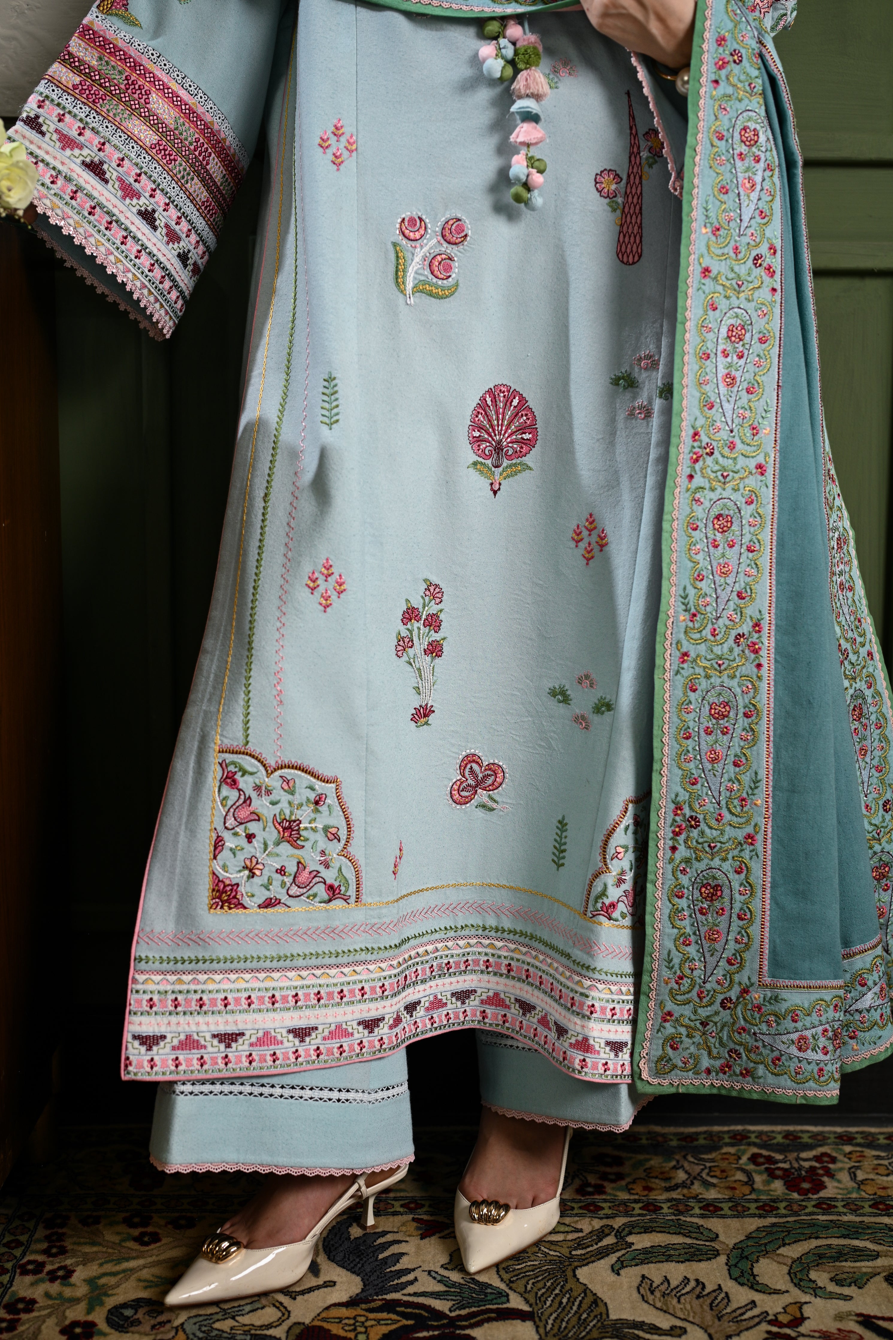 ICE BLUE LUXURY EMBROIDERED KARANDI SET (NEL-25634)