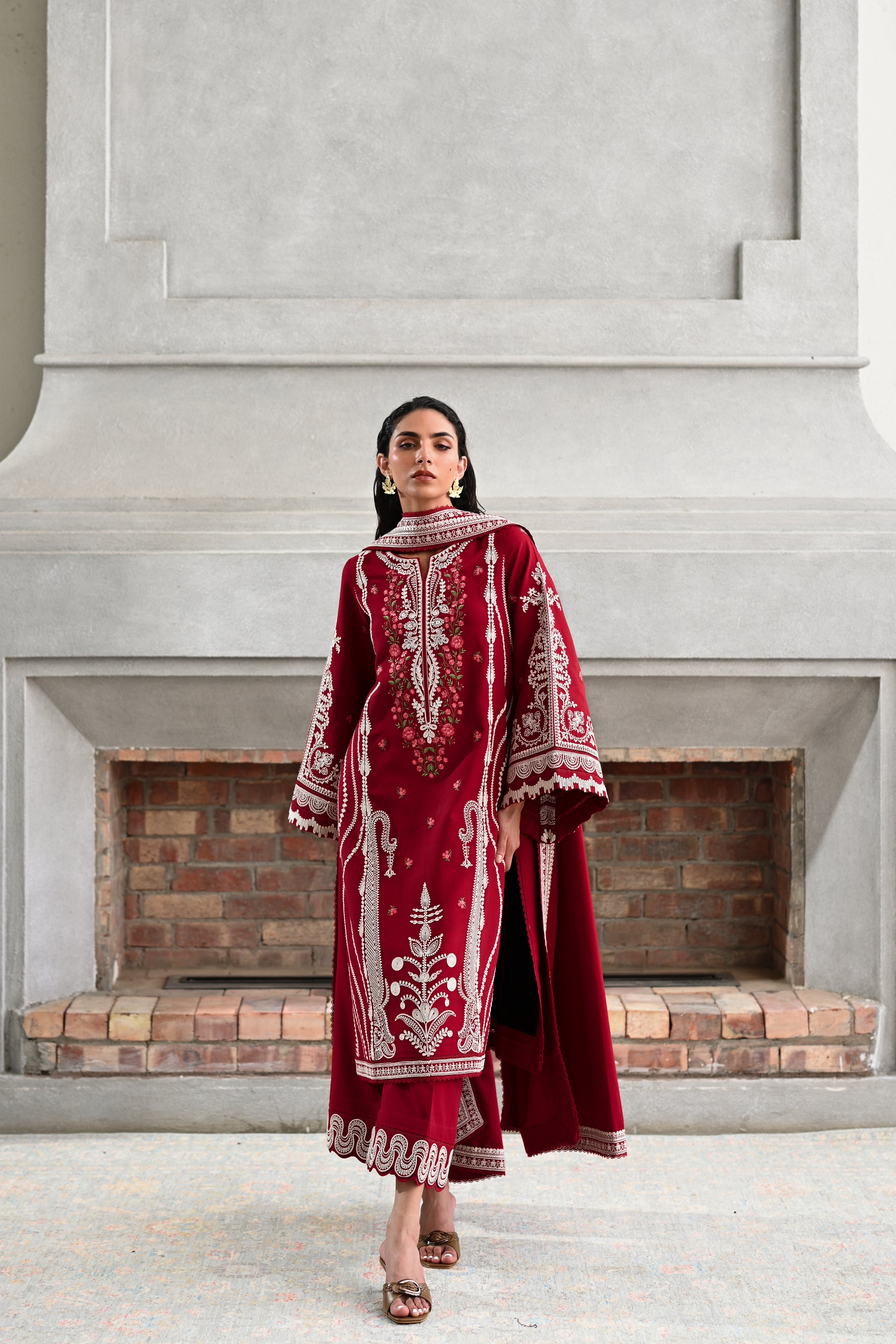 DORI DEEP RED LUXURY EMBROIDERED KARANDI SET (NEL-25629)