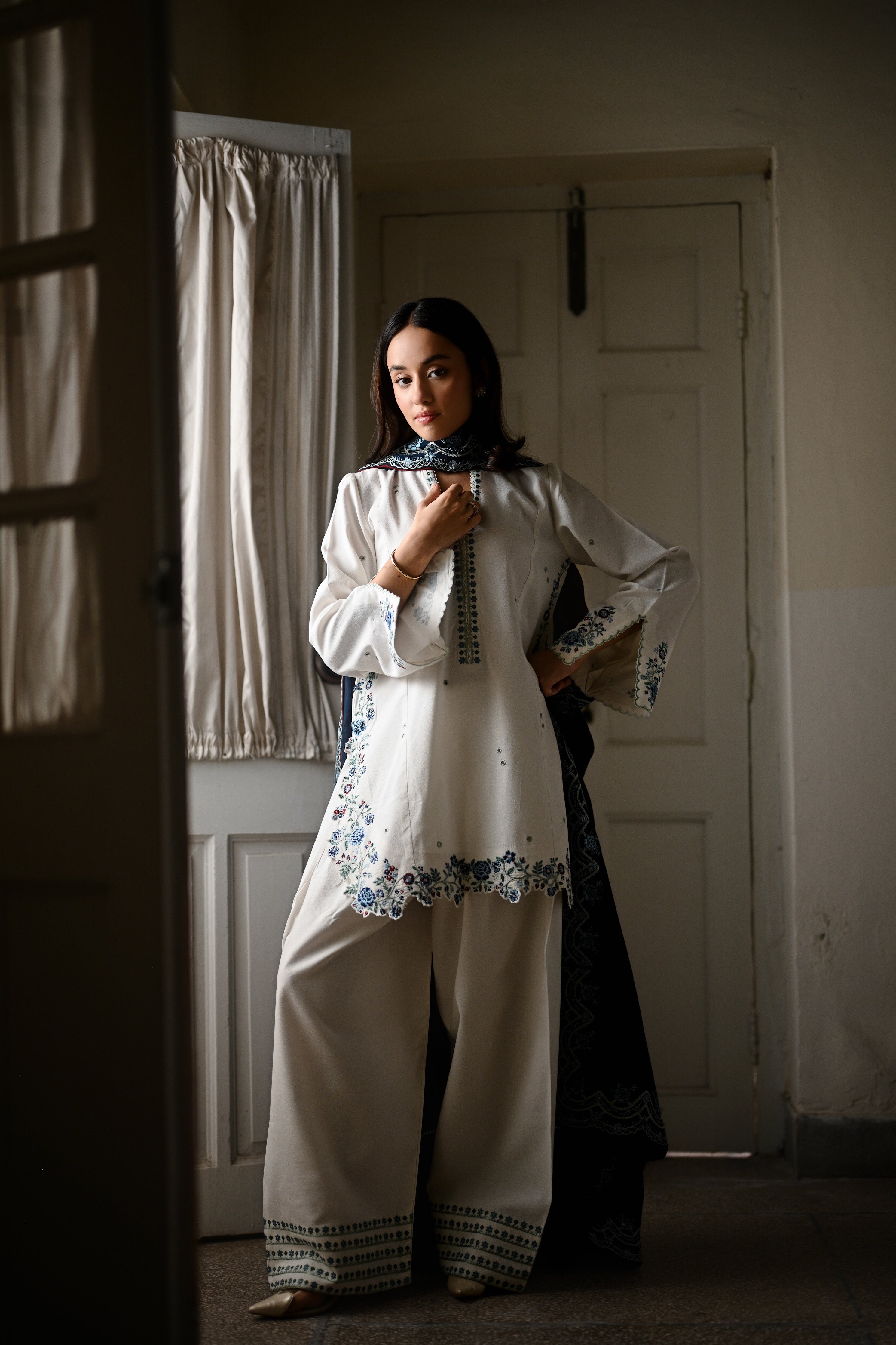 WHITE LUXURY EMBROIDERED KARANDI 3PCS SET (NPA3-25442)-READY TO WEAR