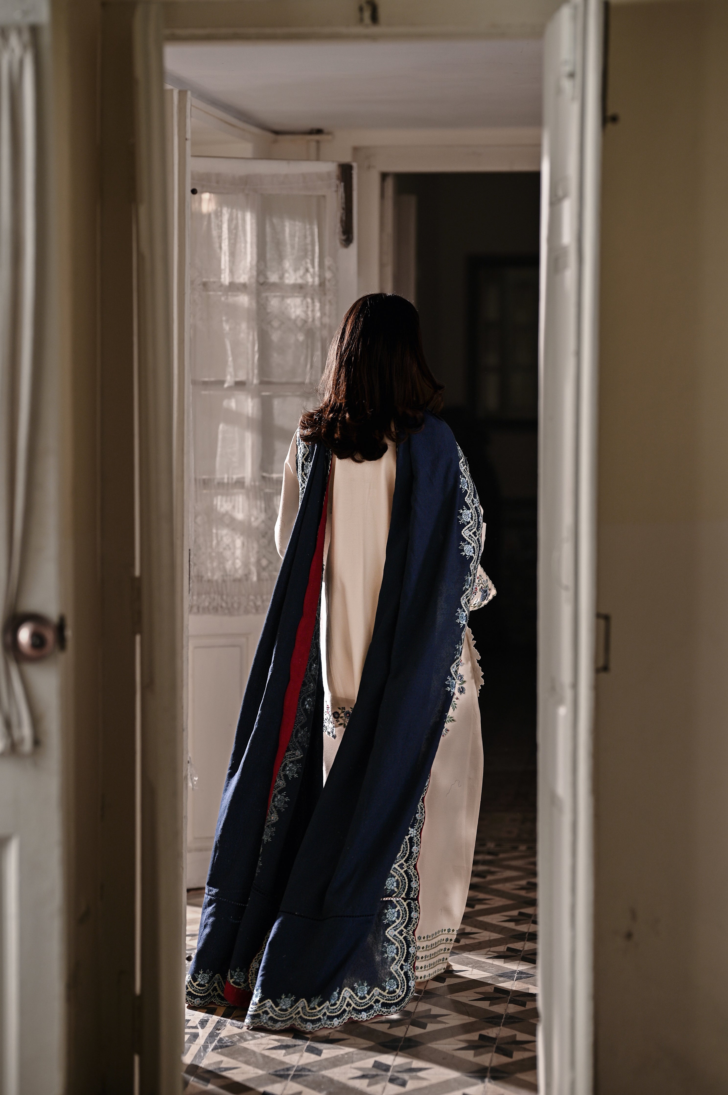 WHITE LUXURY EMBROIDERED KARANDI 3PCS SET (NPA3-25442)-READY TO WEAR