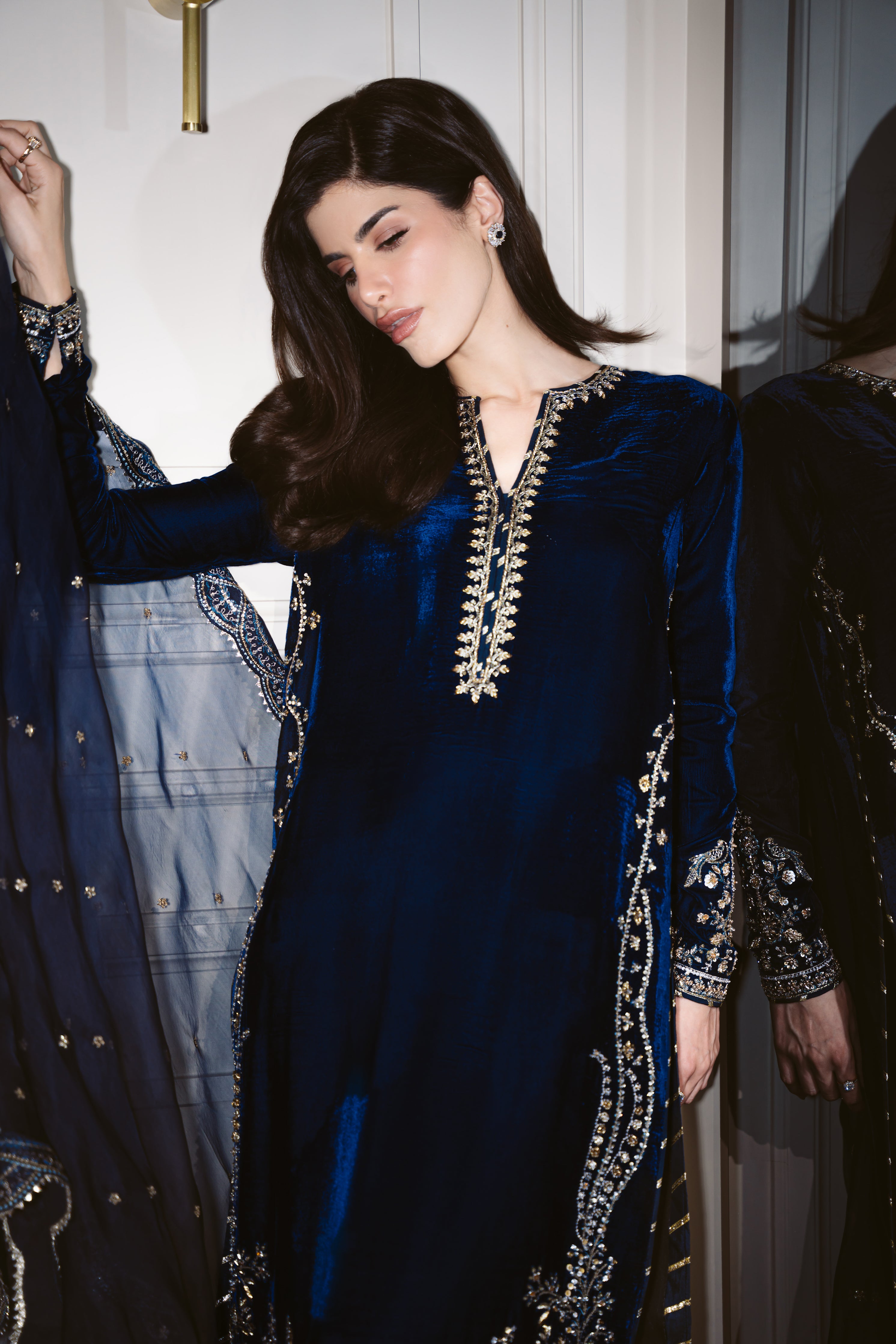 DEEP BLUE LUXURY VELVET COUTURE (NPA3-25457)