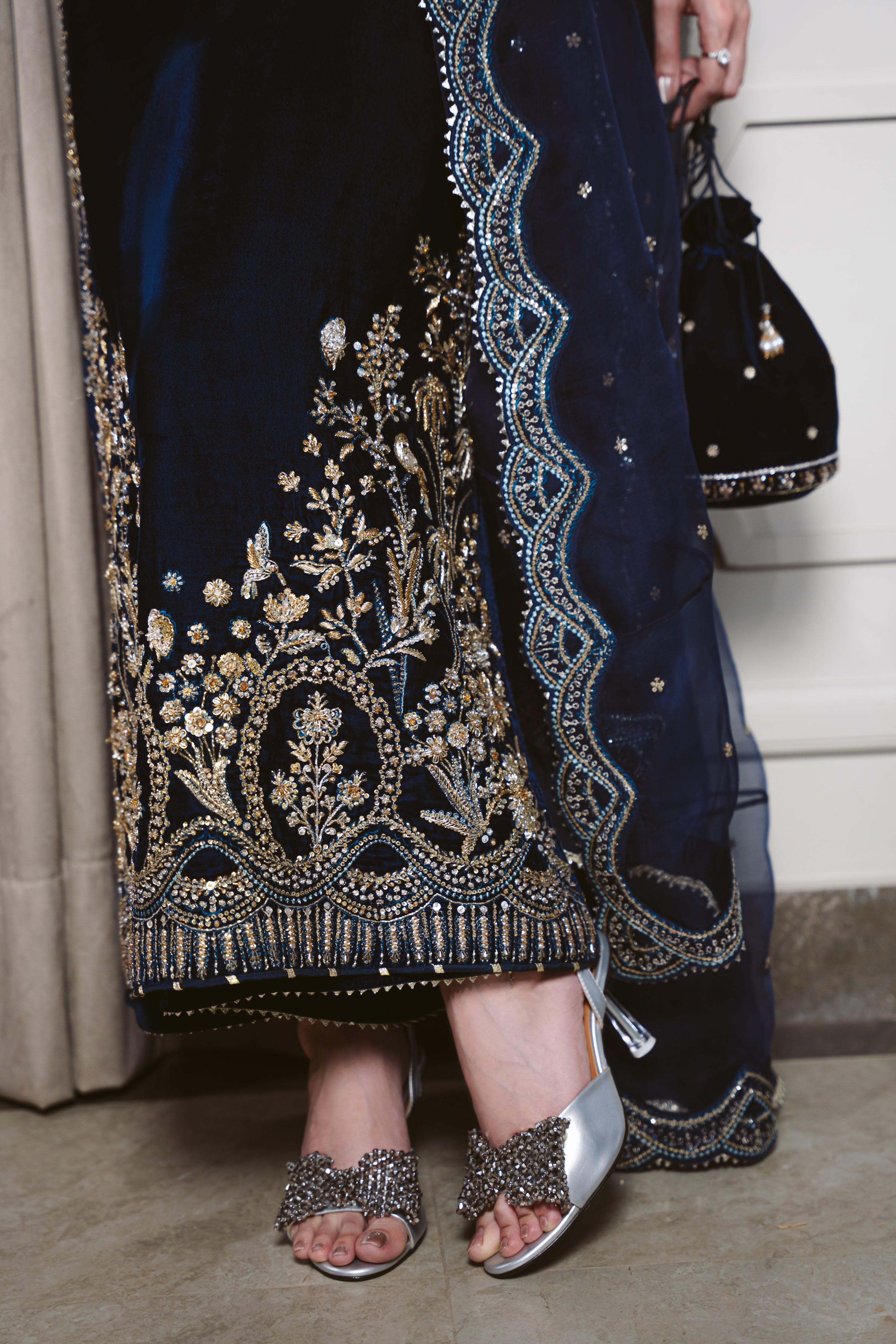 DEEP BLUE LUXURY VELVET COUTURE (NPA3-25457)
