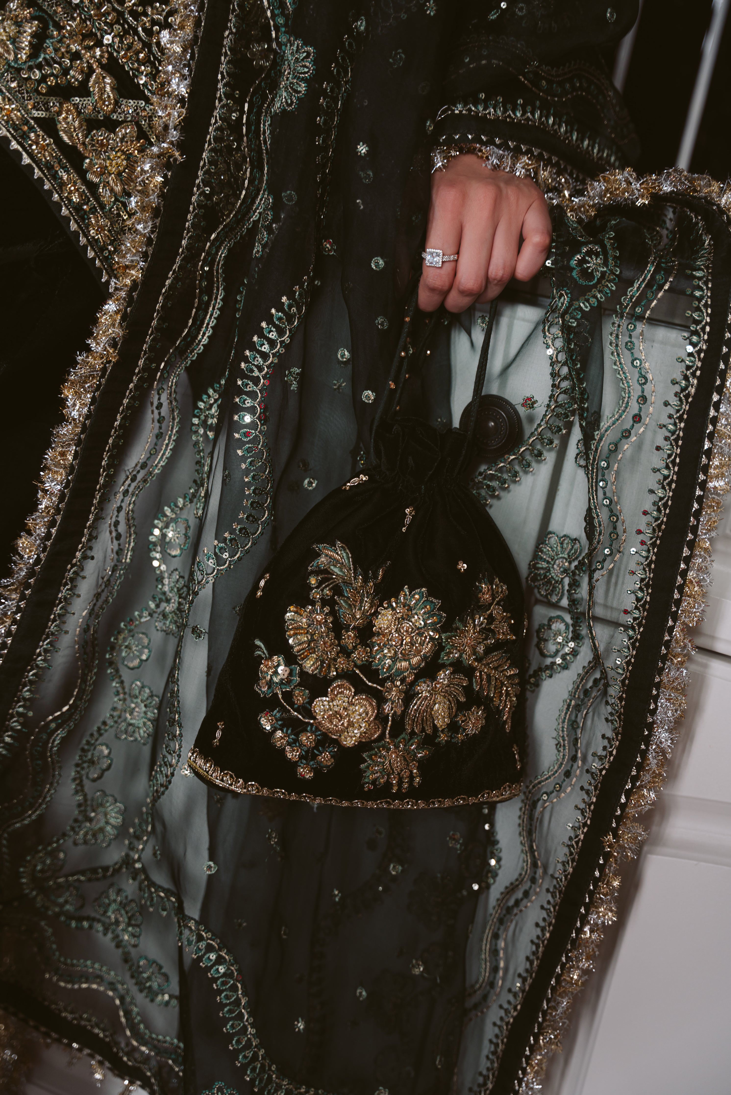 EMERALD GREEN LUXURY VELVET COUTURE (NPA3-25458)