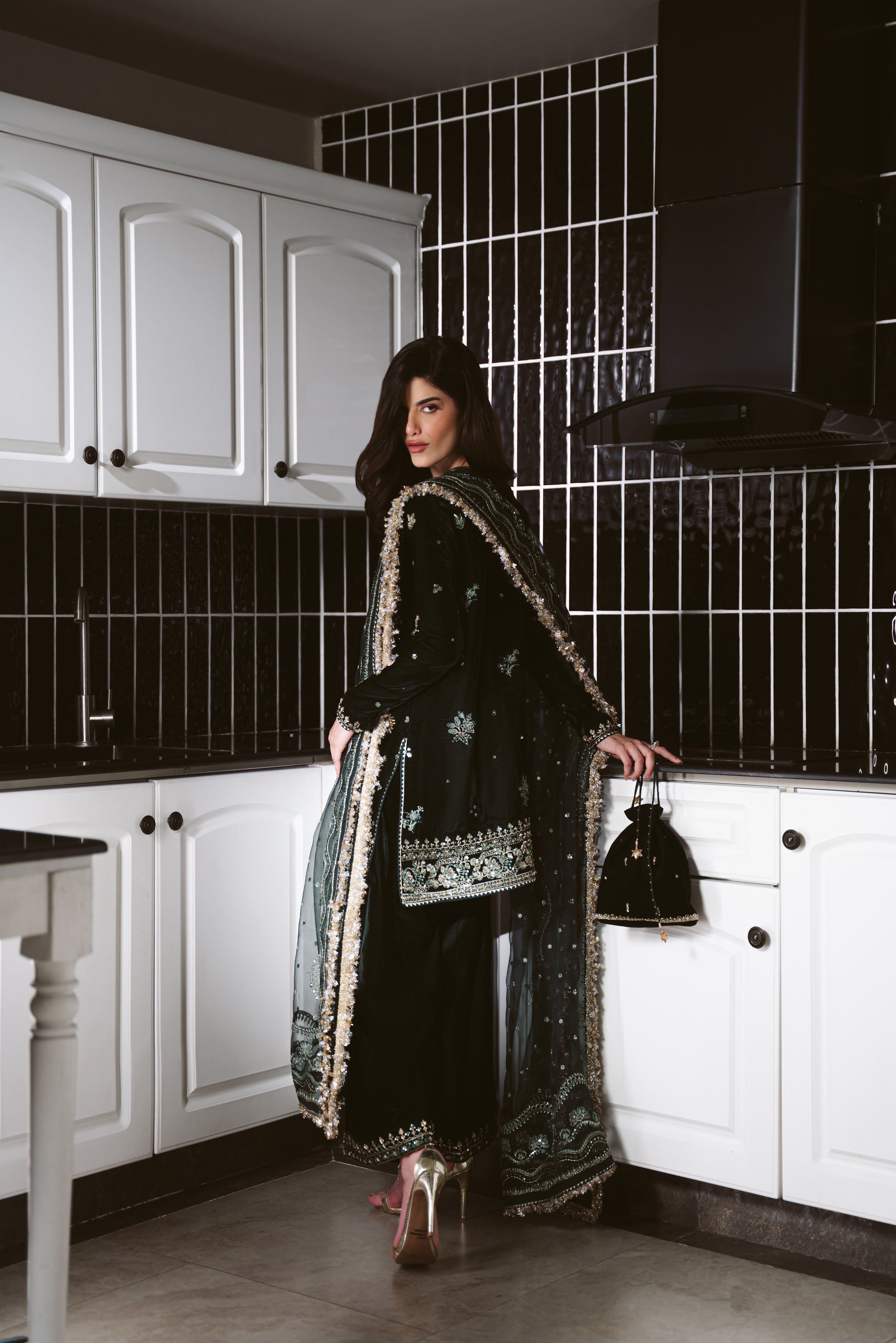 EMERALD GREEN LUXURY VELVET COUTURE (NPA3-25458)