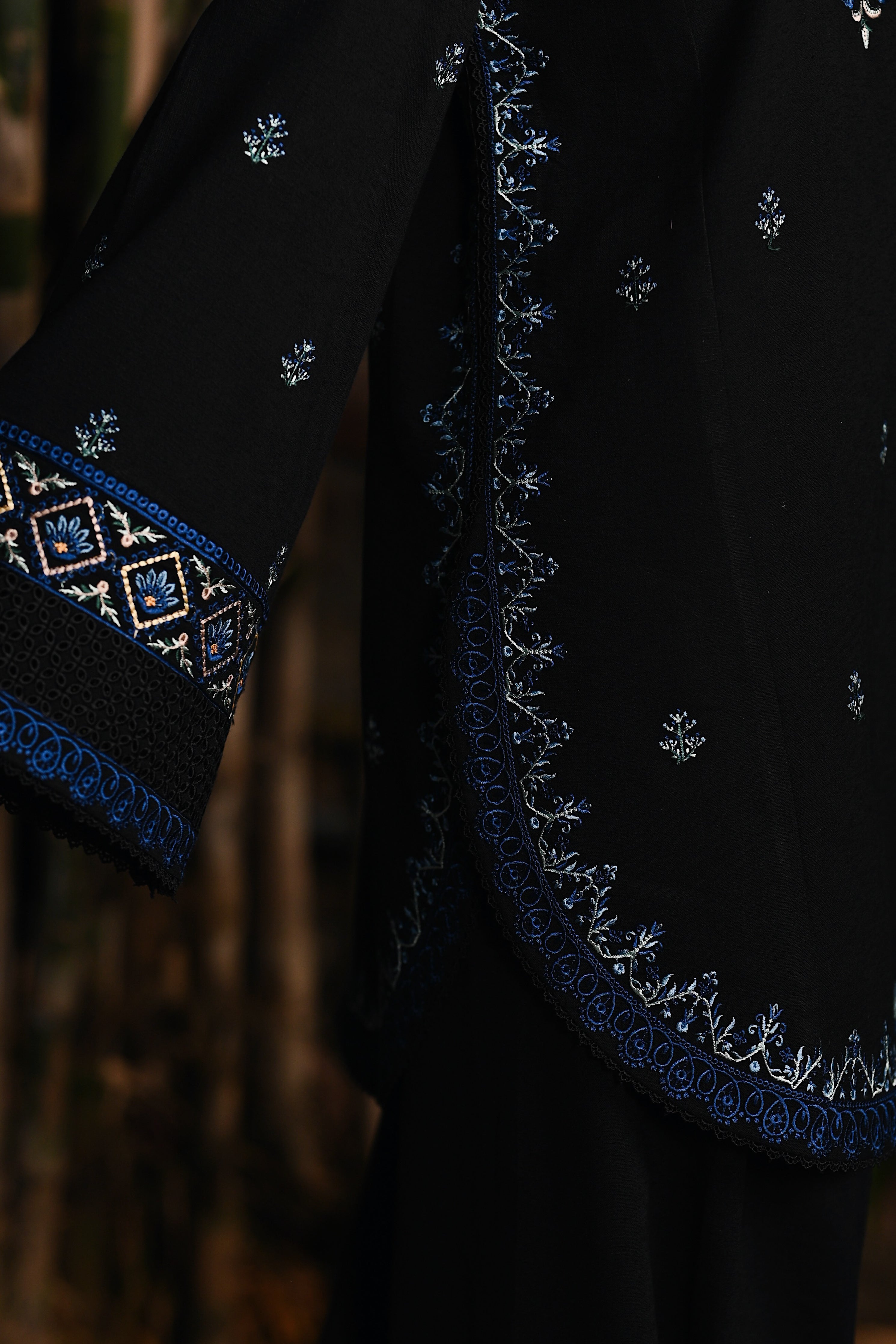 MIDNIGHT PETAL LUXURY EMBROIDERED KARANDI 2PCS SET (NPA2-25314)-READY TO WEAR