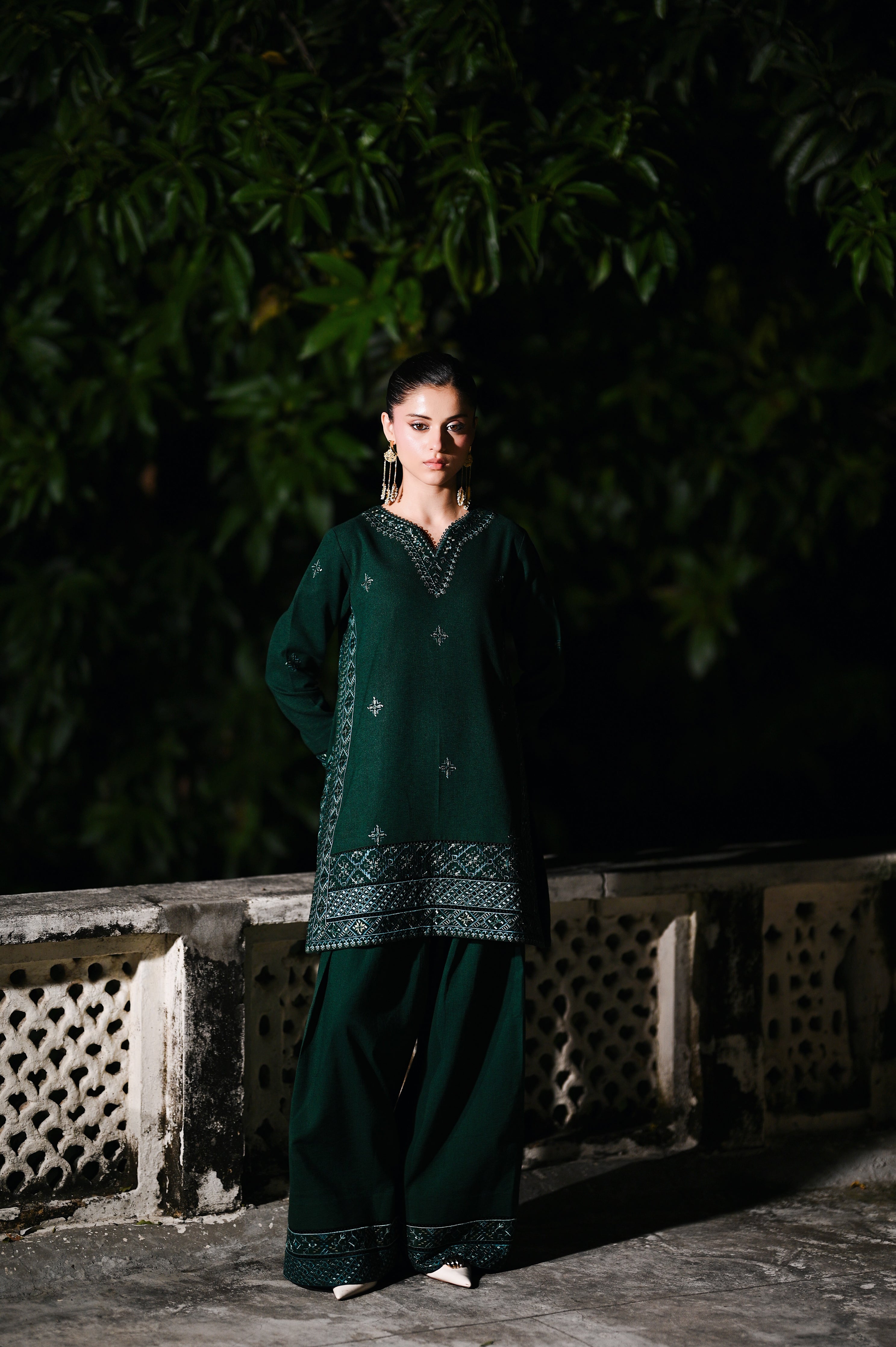 EMERALD GREEN LUXURY EMBROIDERED KARANDI 2PCS SET (NPA2-25317)-READY TO WEAR