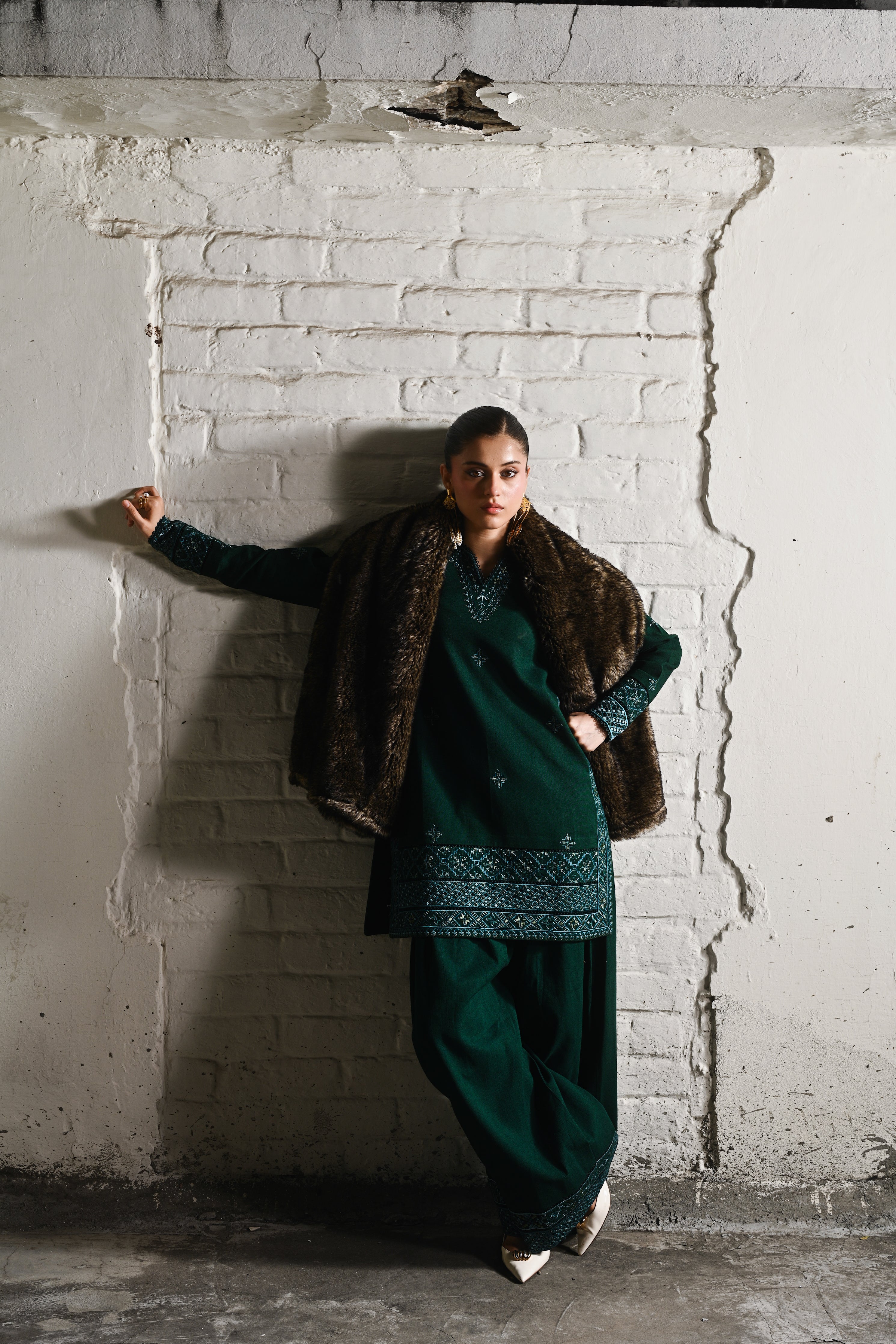 EMERALD GREEN LUXURY EMBROIDERED KARANDI 2PCS SET (NPA2-25317)-READY TO WEAR